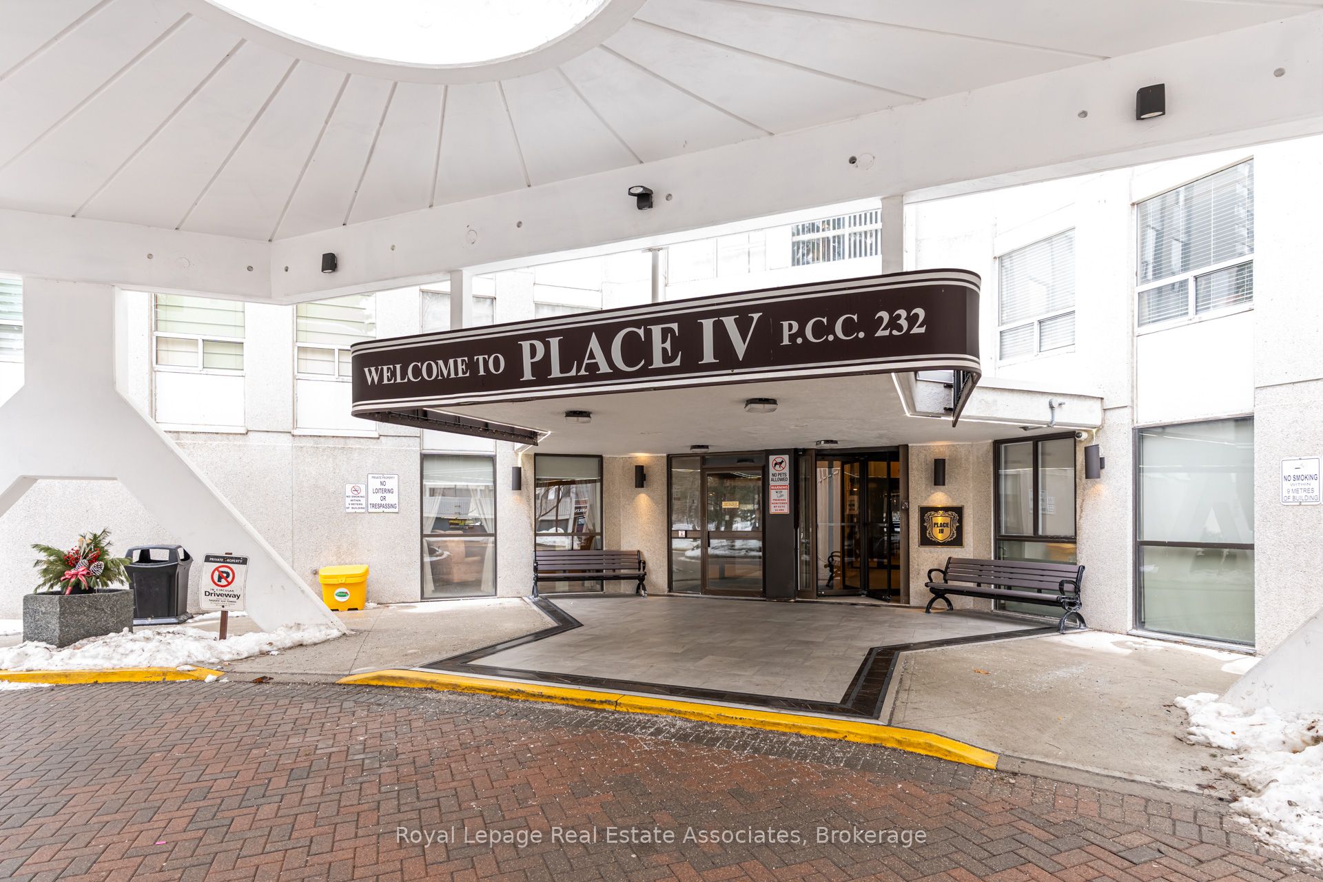 3650 Kaneff Crescent 1006