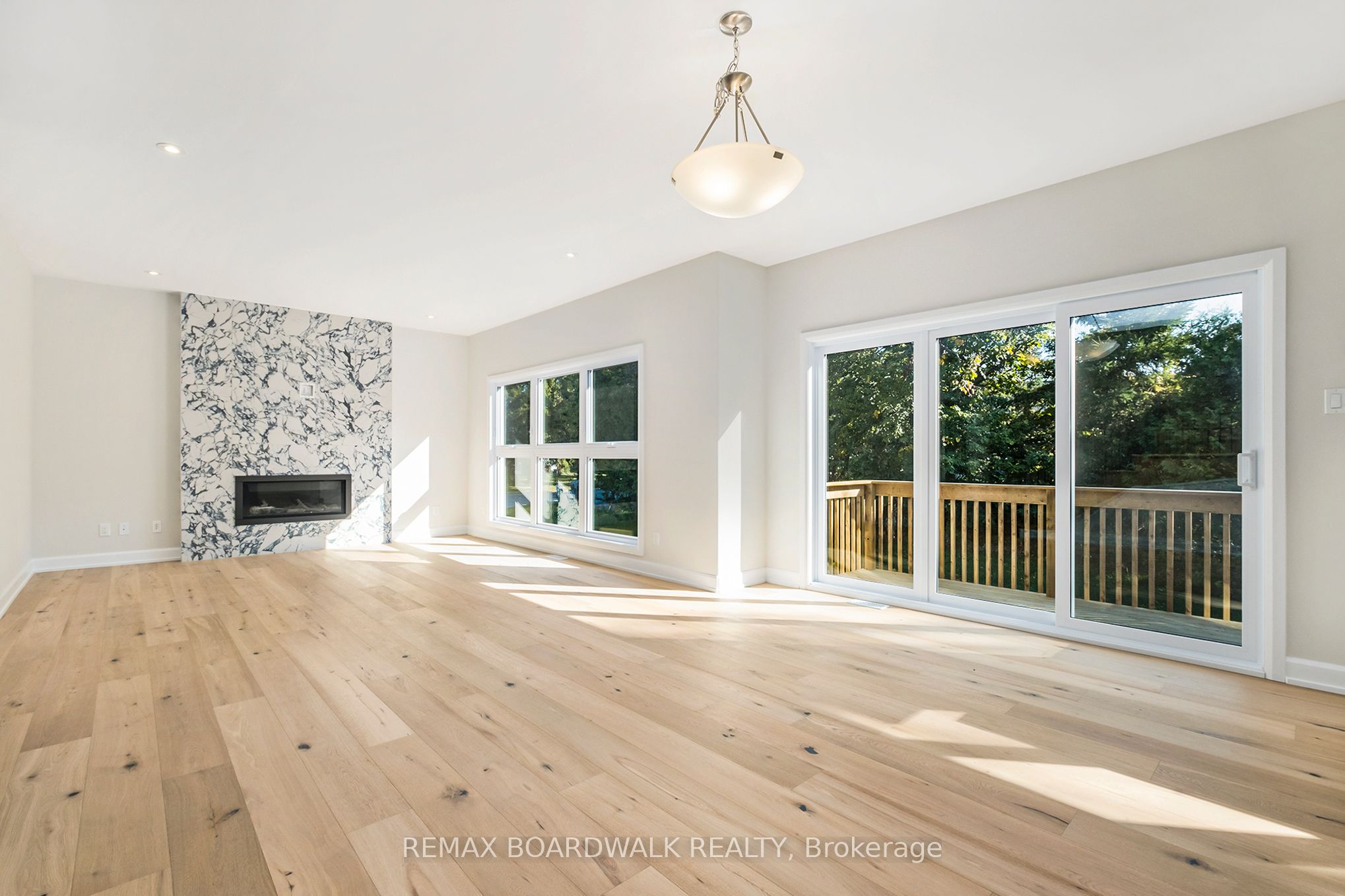 1064 CHABLIS Crescent