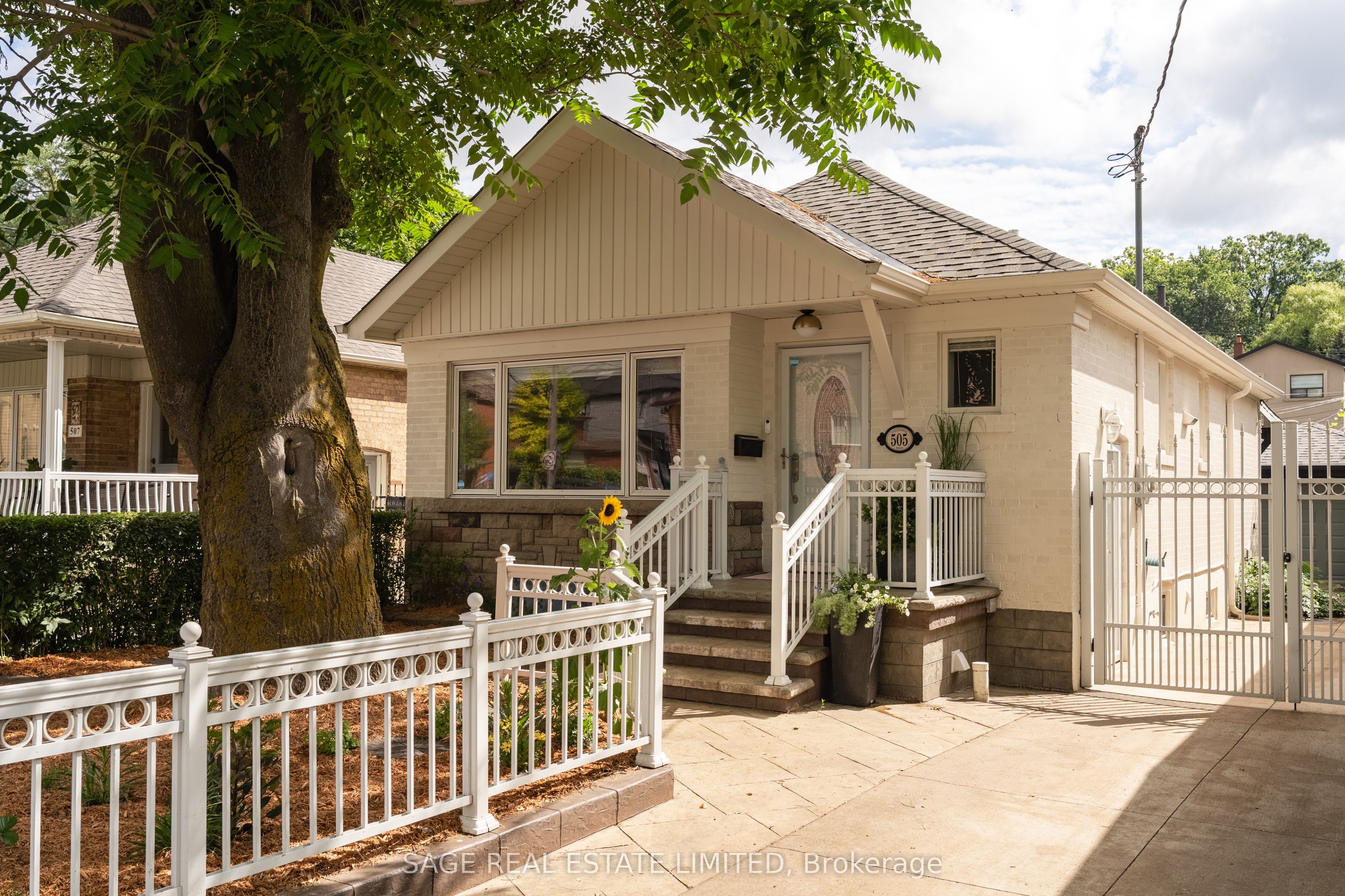 505 Caledonia Road
