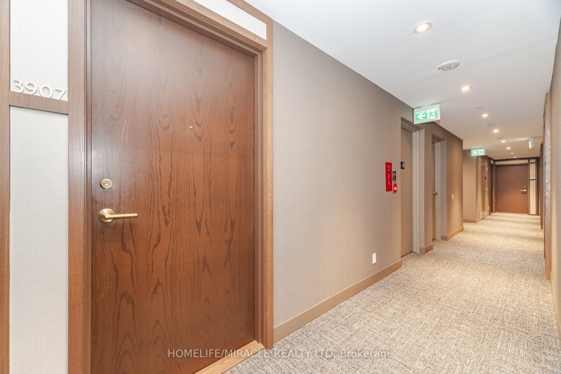 7890 Jane Street 3907