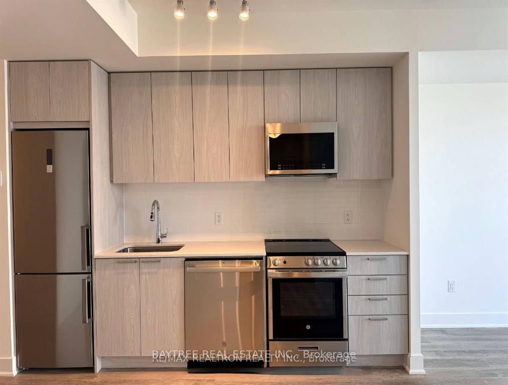 185 Deerfield Road 1205