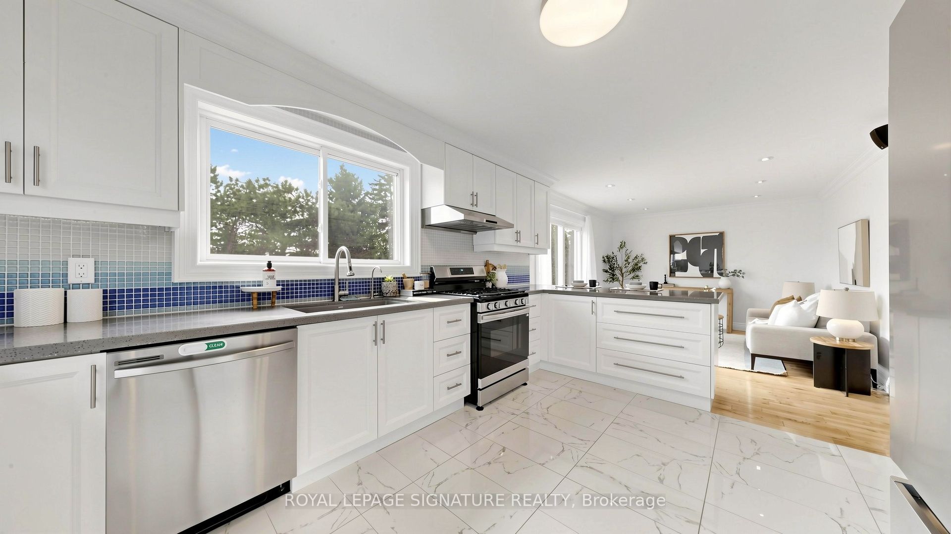 116 Oakmeadow Boulevard