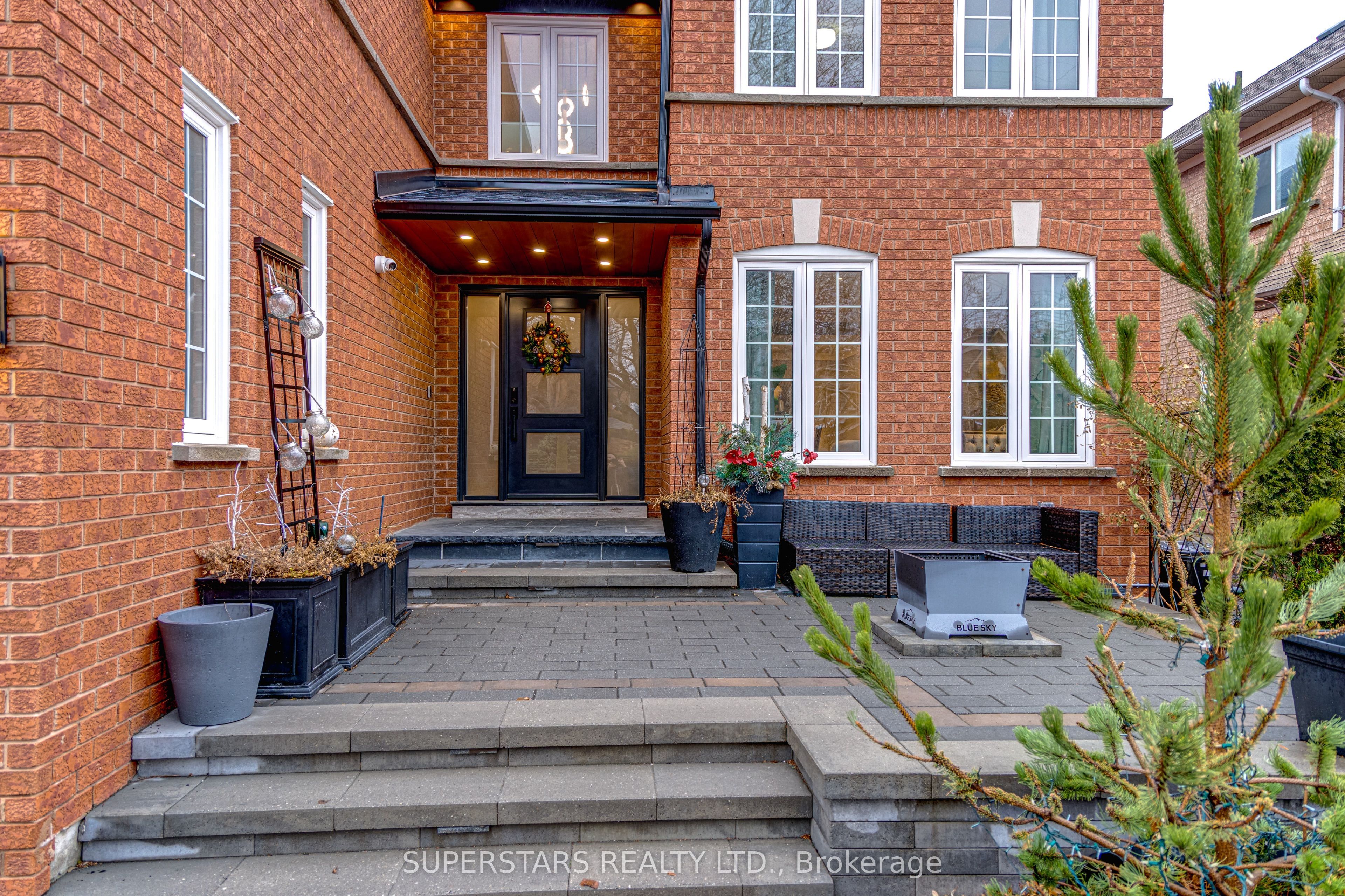 75 Rockwood Crescent