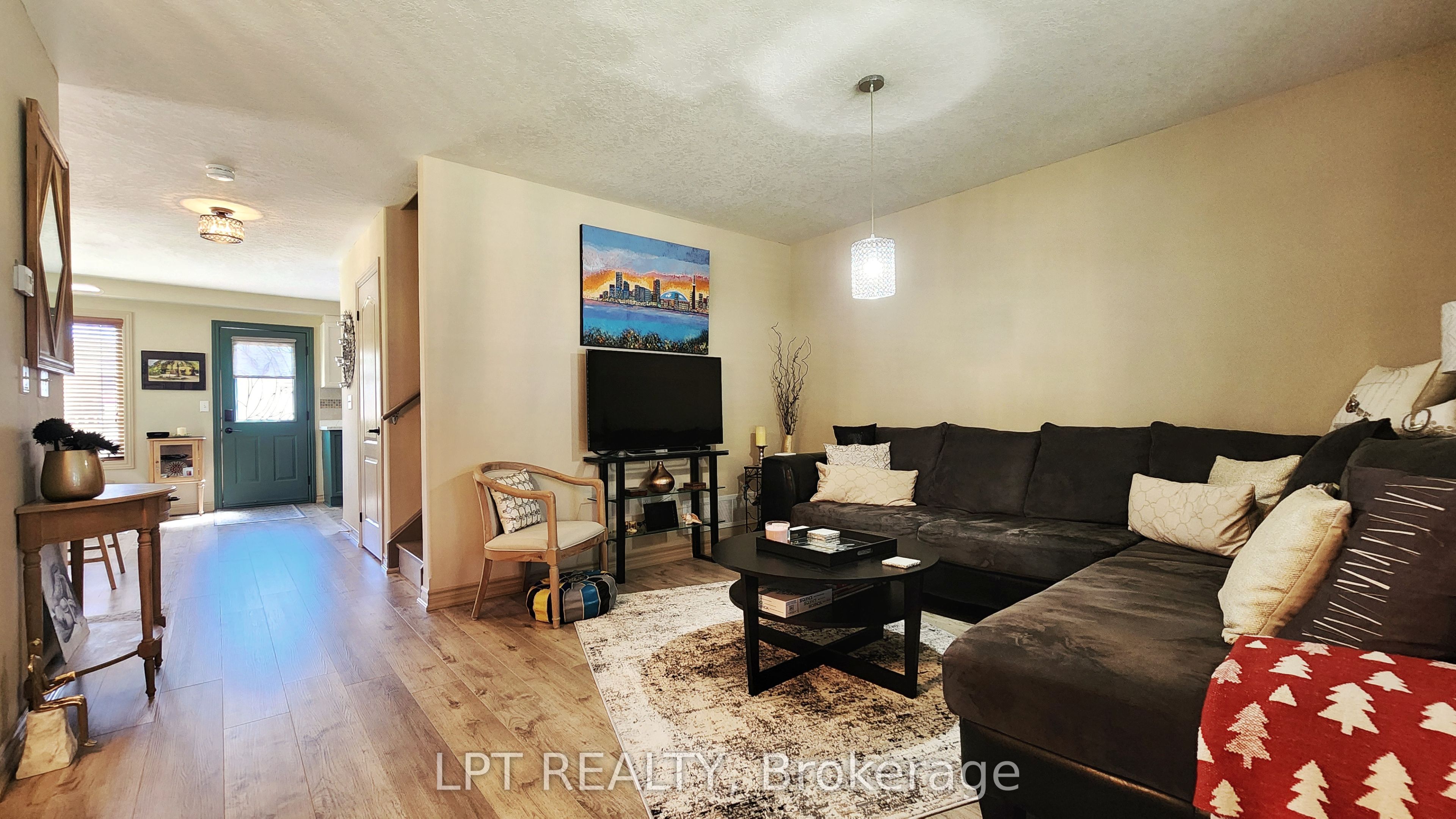 17 Silver Maple Crescent