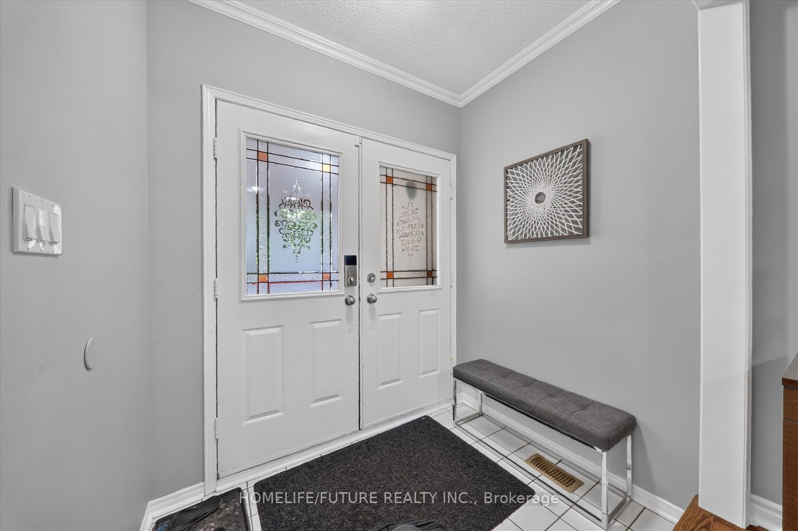 1580 Heathside Crescent