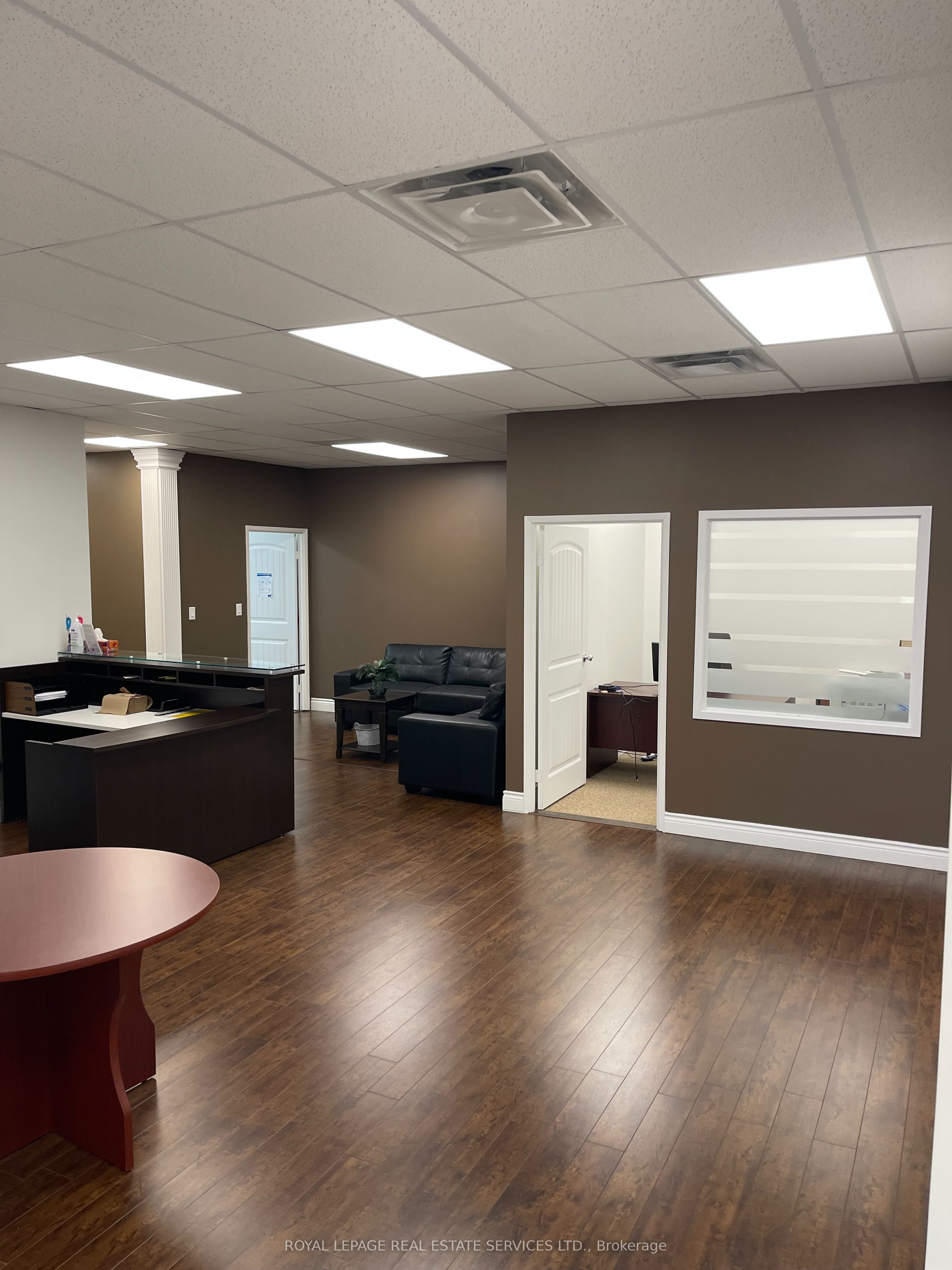 9140 Leslie Street 411