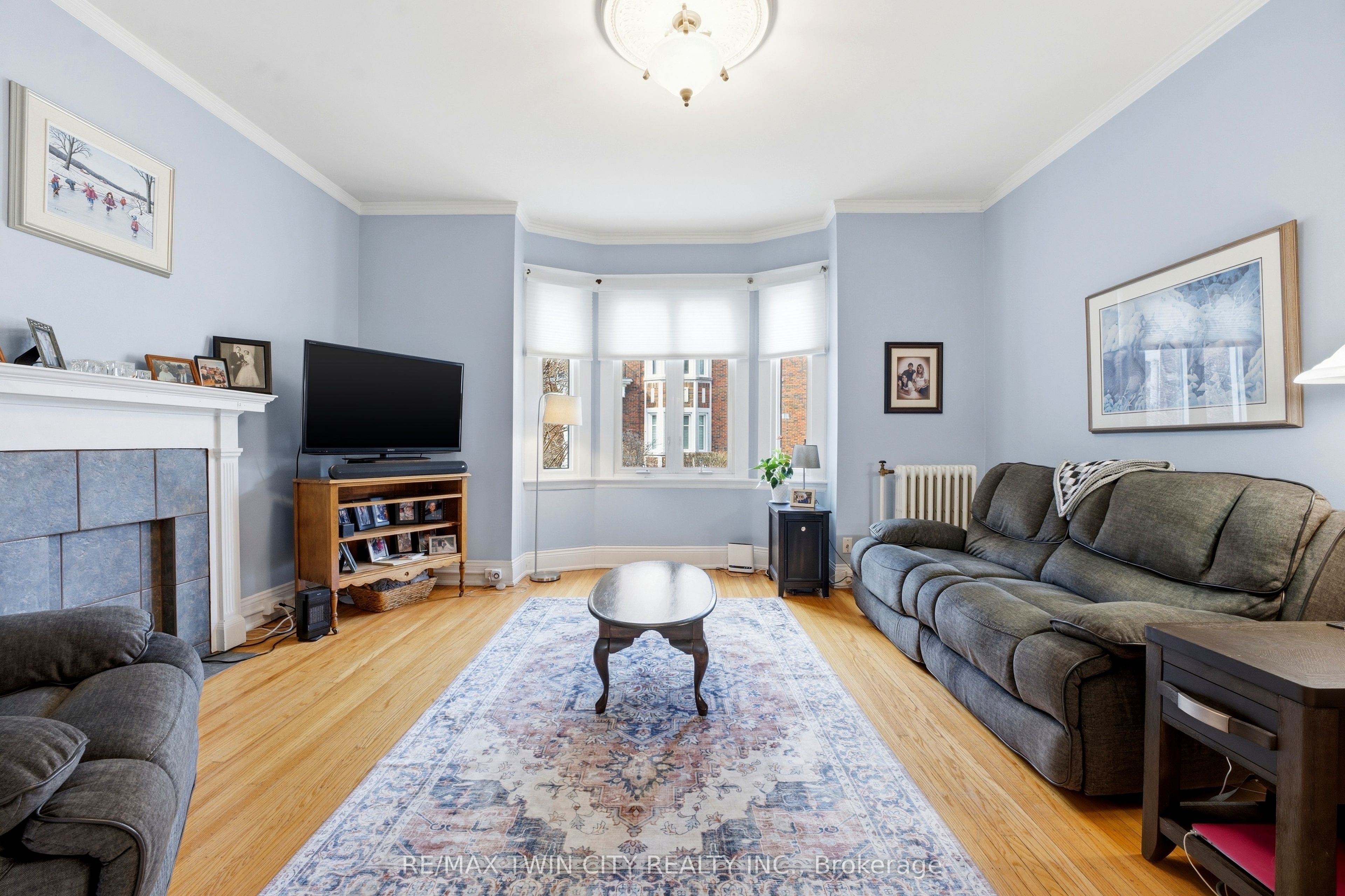 54 Dufferin Avenue 1