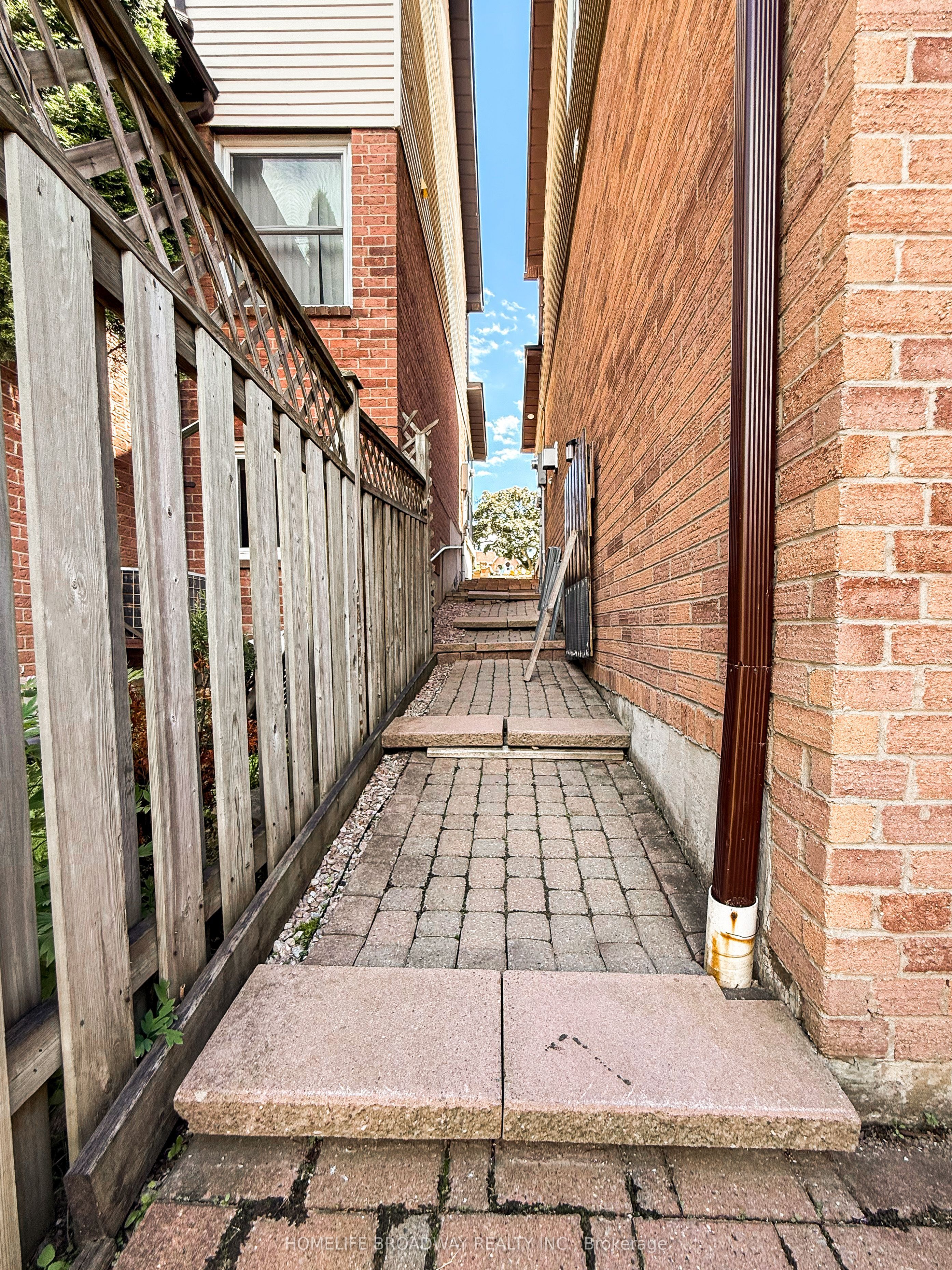 90 Chapman Drive