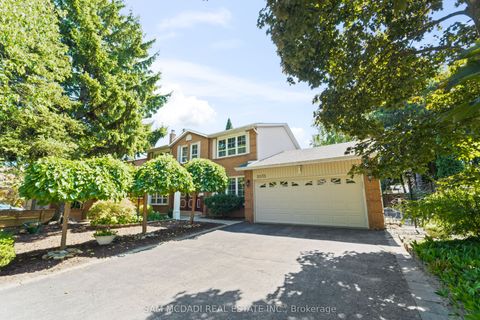 2032 Shannon Drive Mississauga ON L5H 3W3