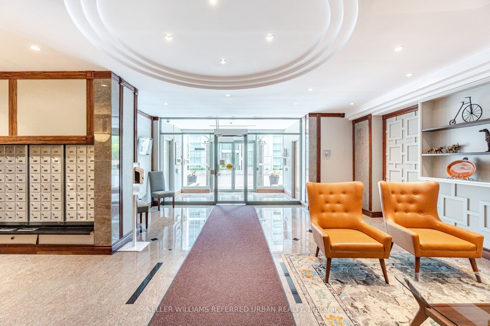 190 Manitoba Street 707