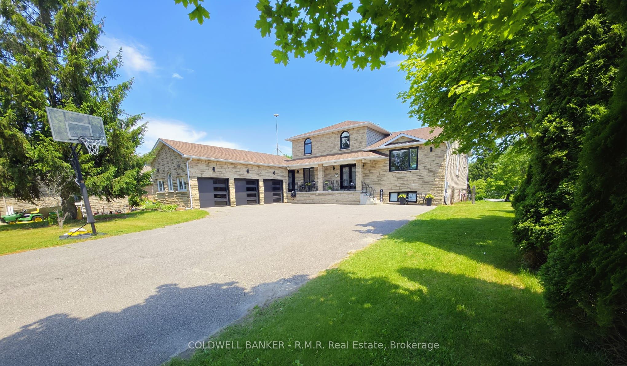 39 King Lane