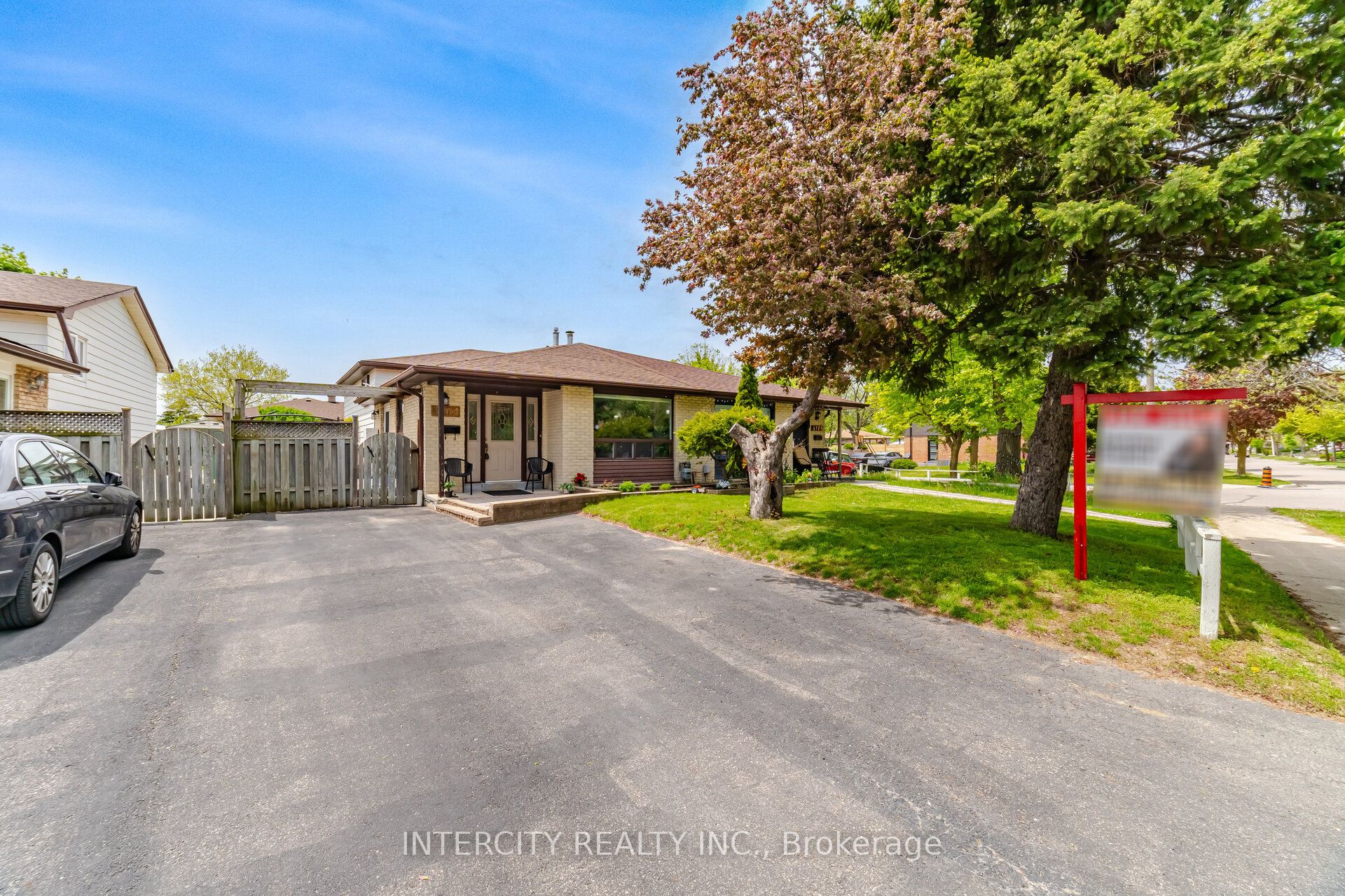 3164 Gwendale Crescent