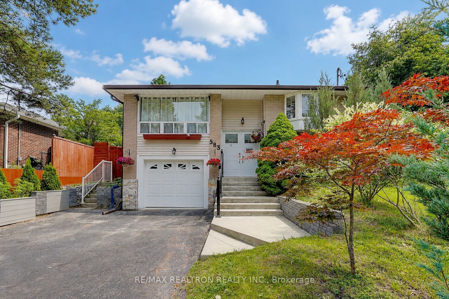 583 Pinewood Street
