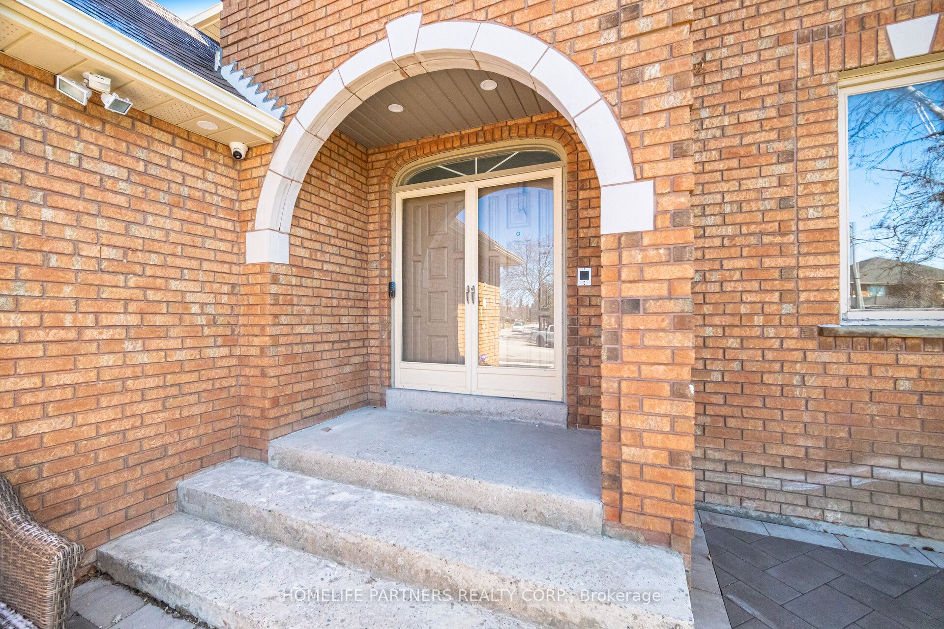 27 Marconi Avenue