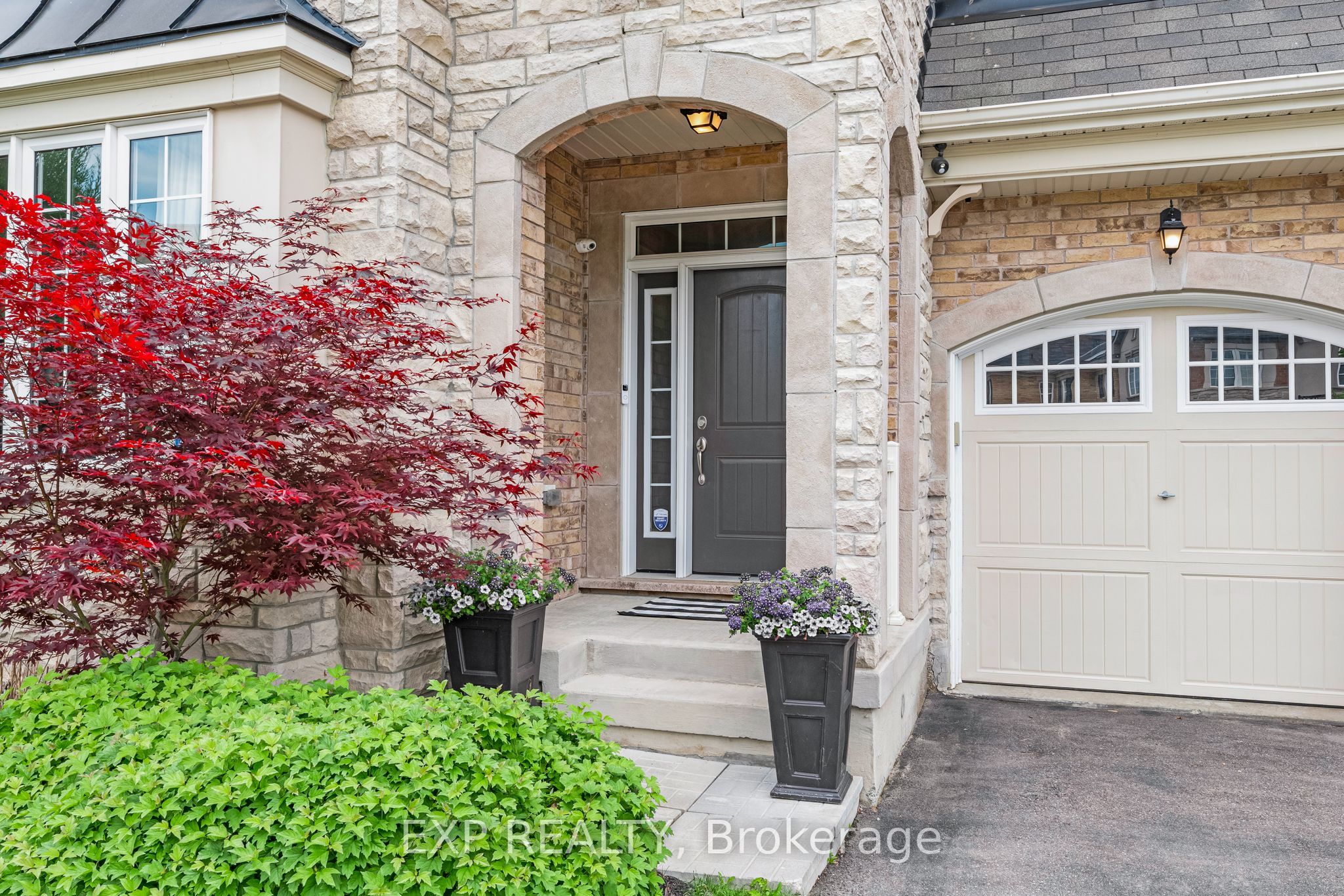 156 Degraaf Crescent