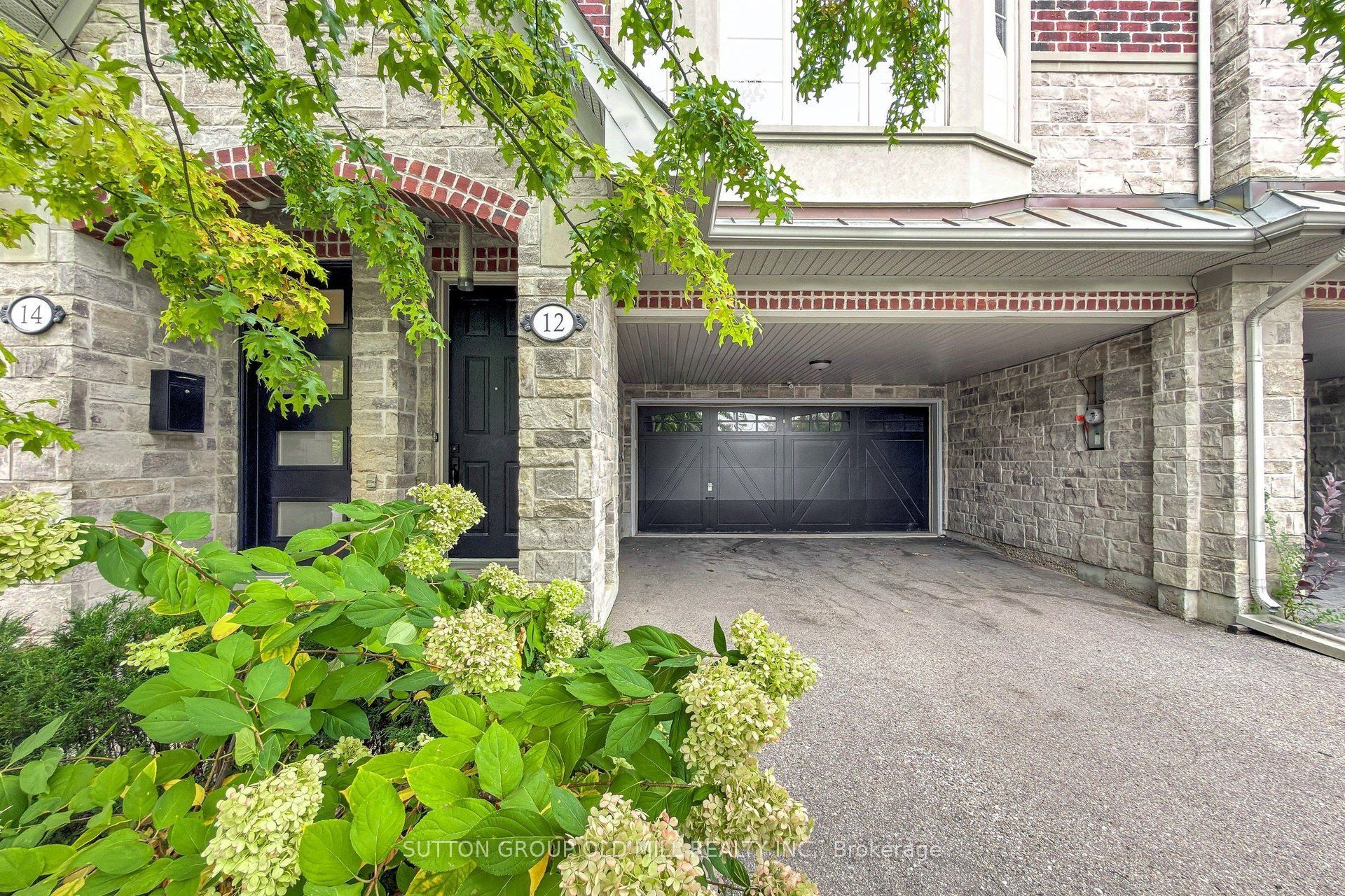 12 Gala Lane