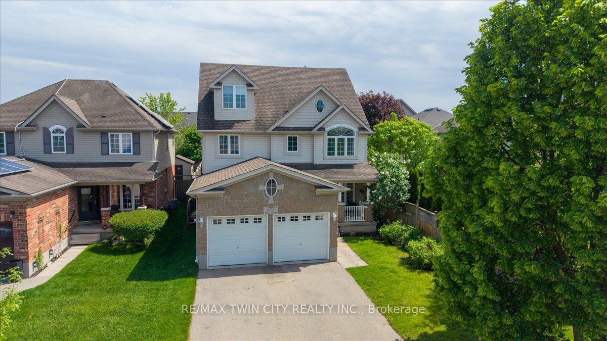 151 Decaro Crescent