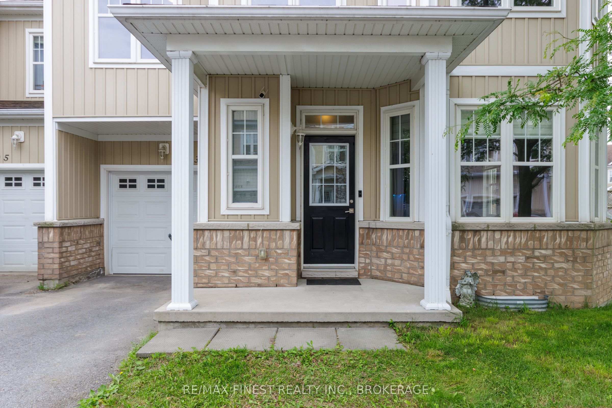 893 Ascot Lane