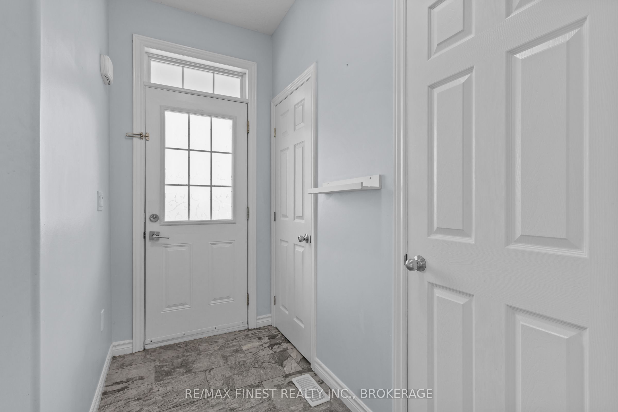 893 Ascot Lane