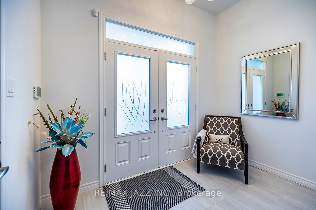 10 Thomas Bird Street