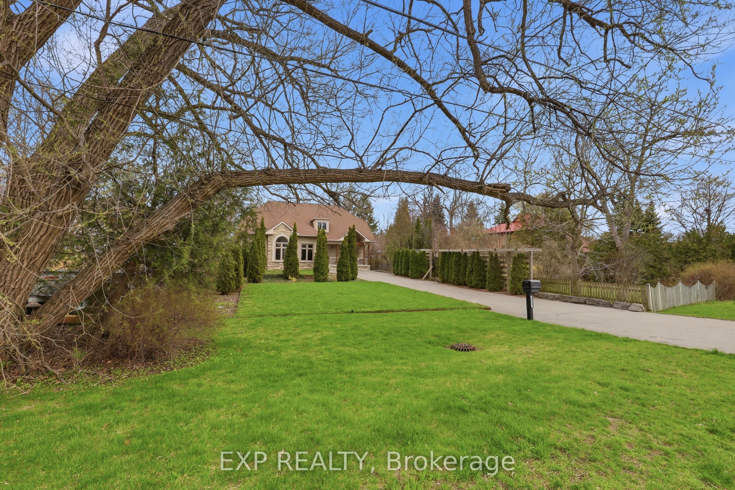 583 Park Crescent