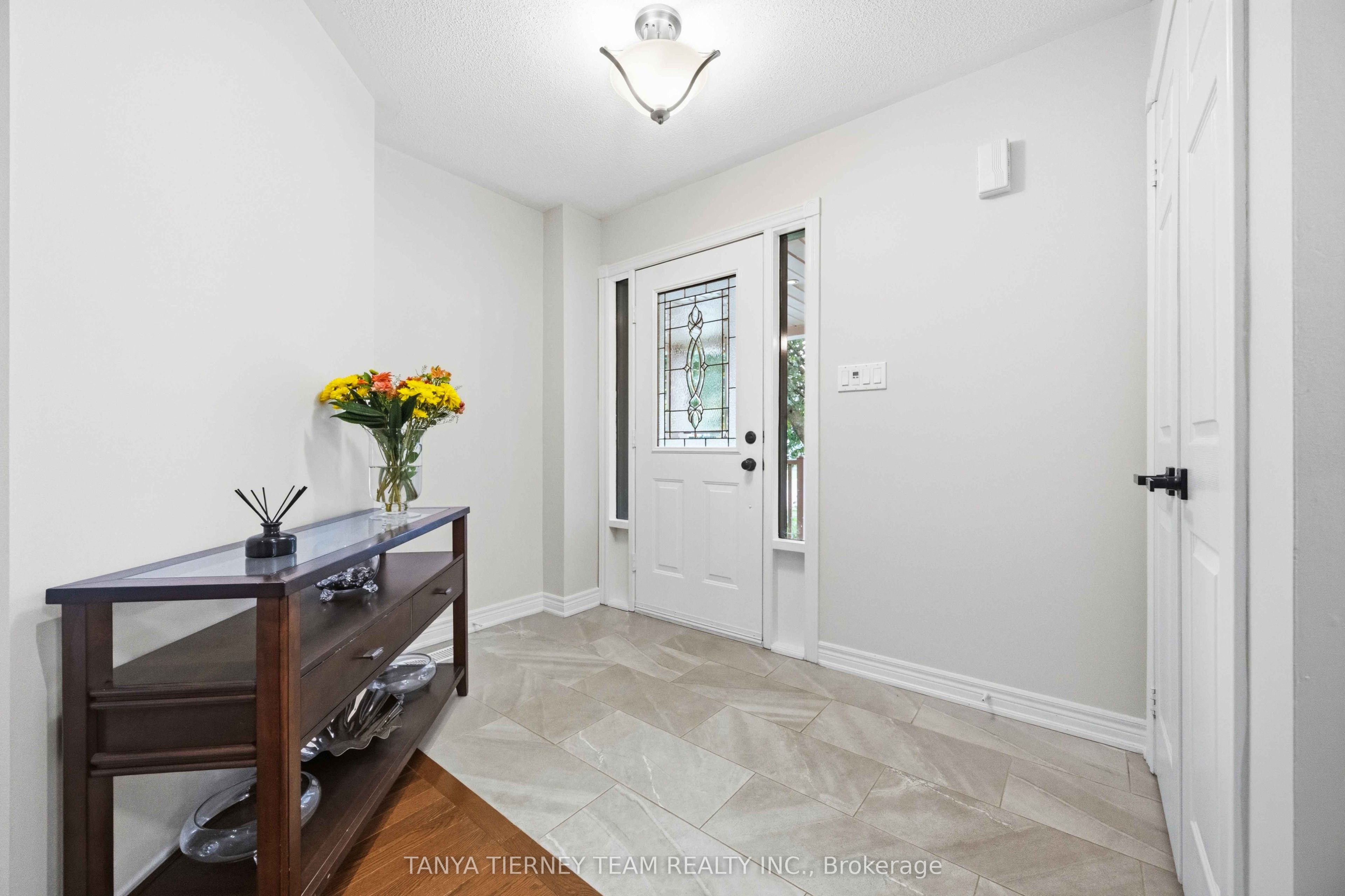 16 Waring Avenue