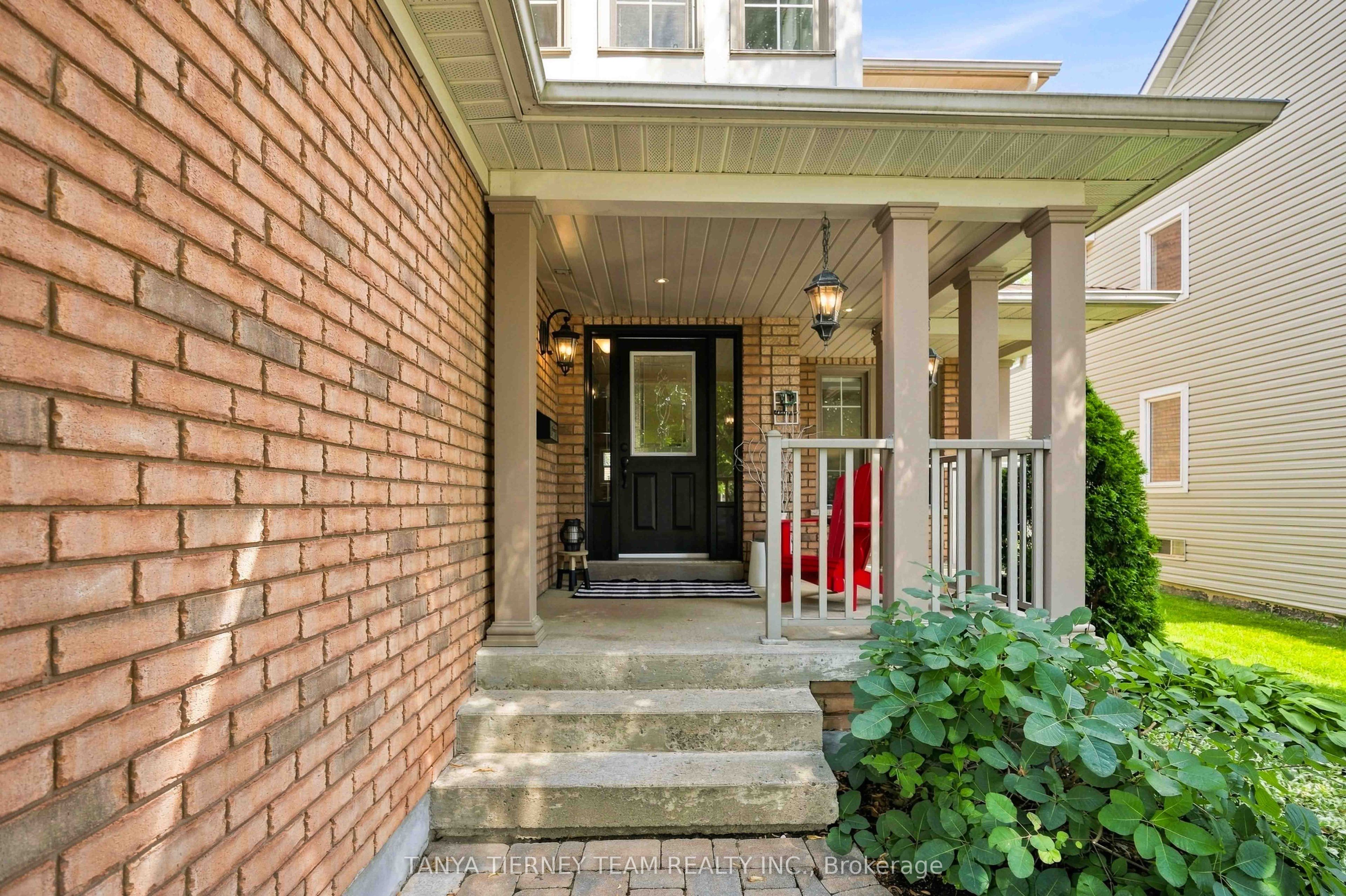 16 Waring Avenue