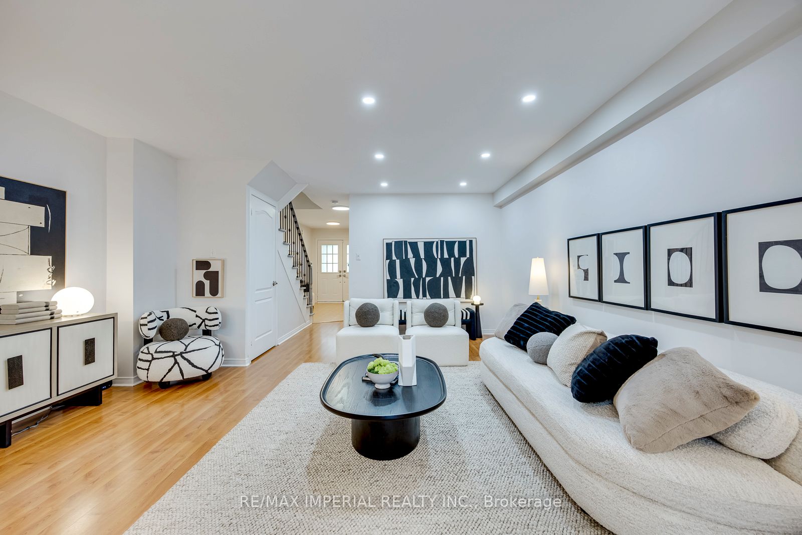592 Candlestick Circle