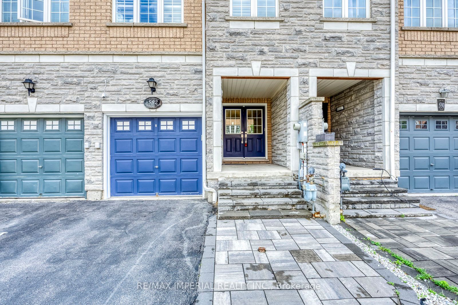 592 Candlestick Circle