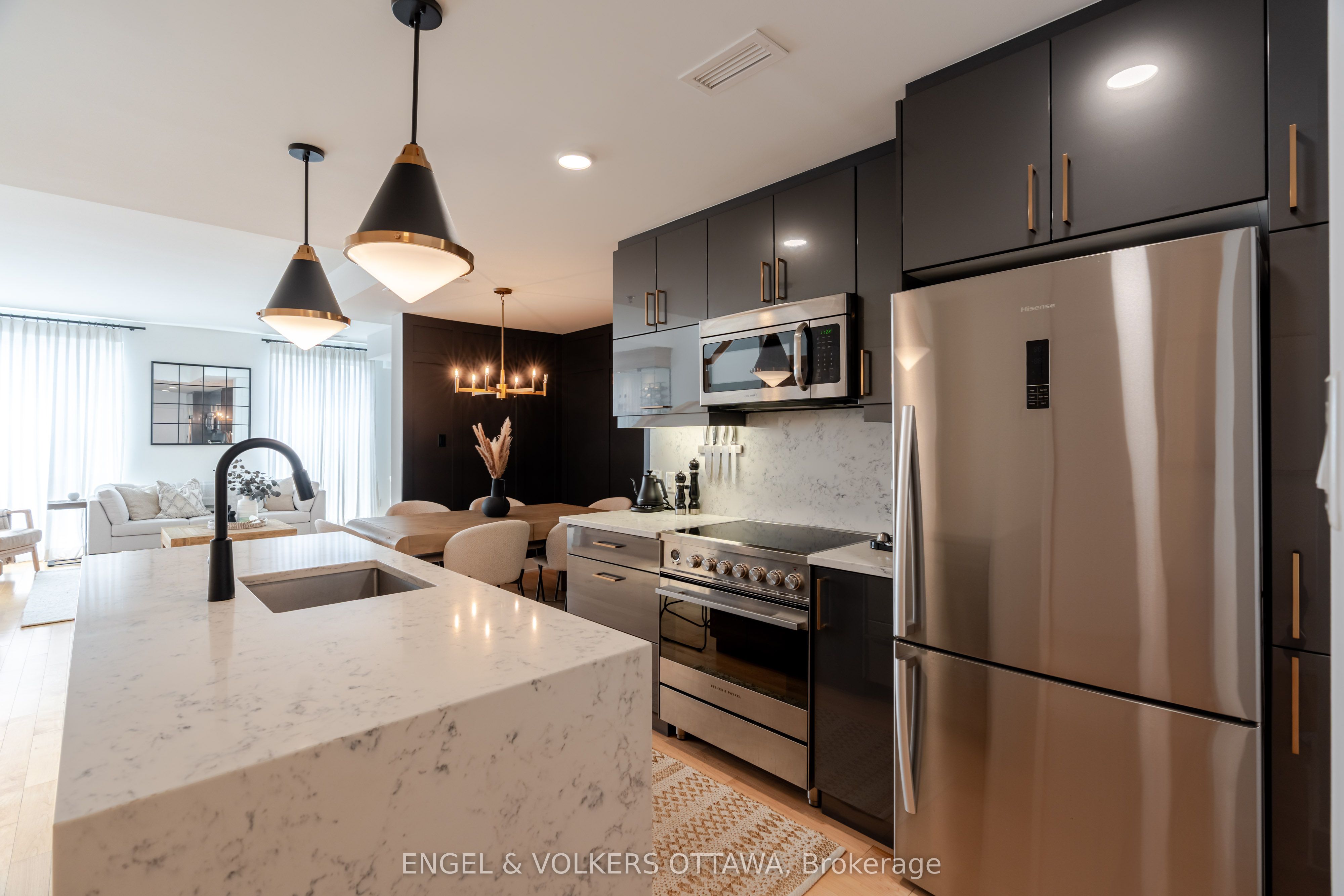 197 Lisgar Street 218