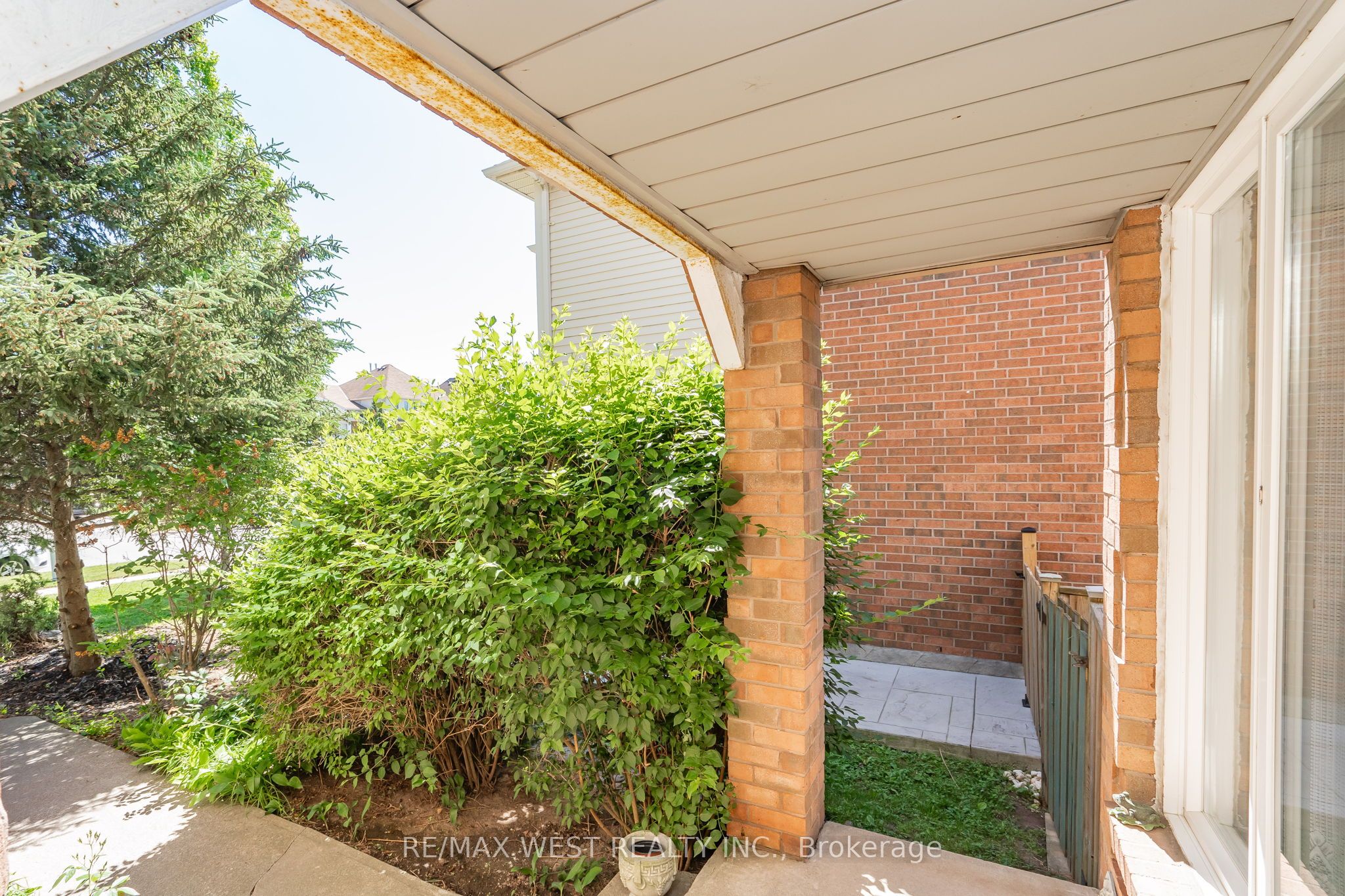 1216 Leewood Drive