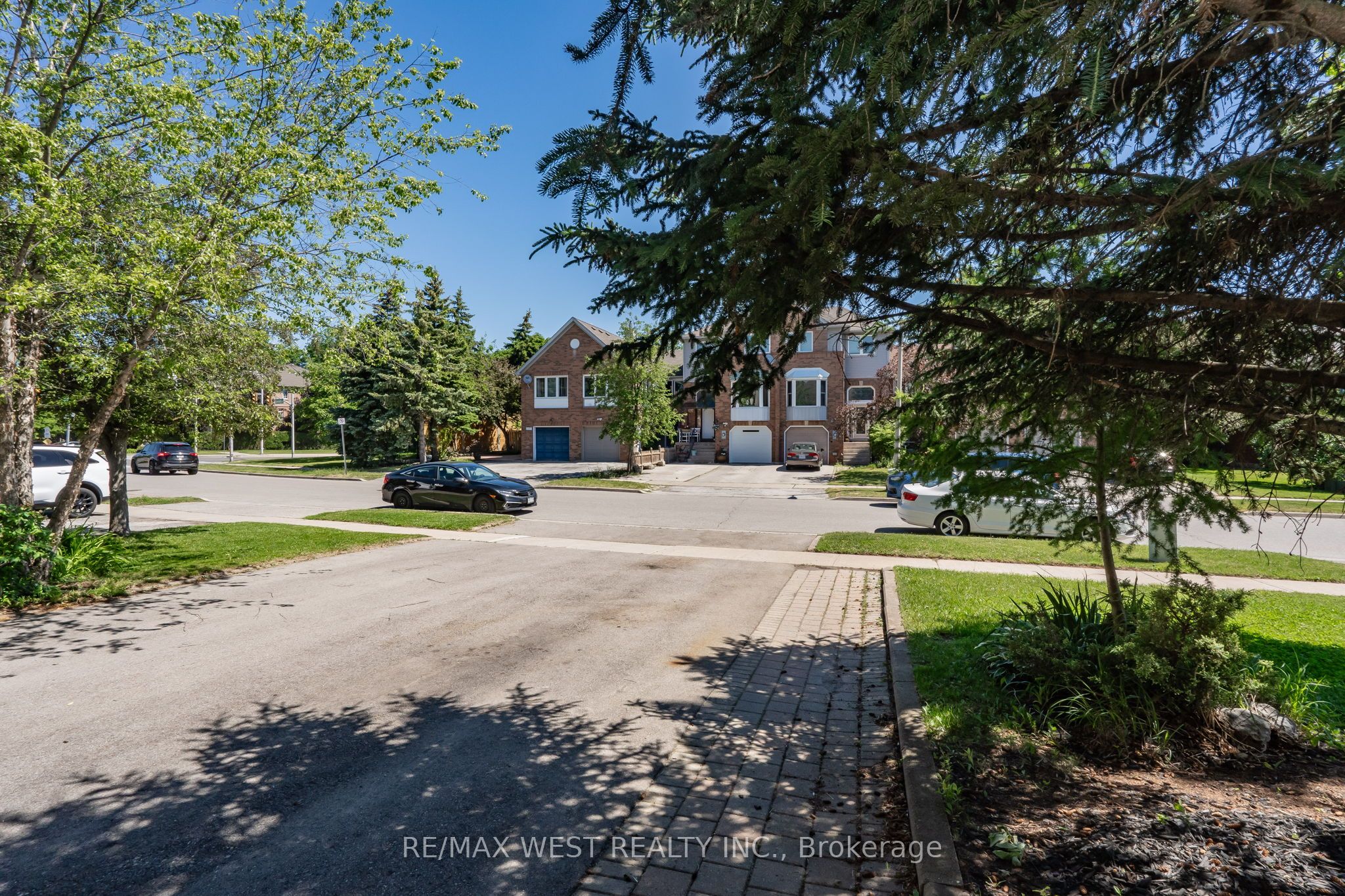 1216 Leewood Drive