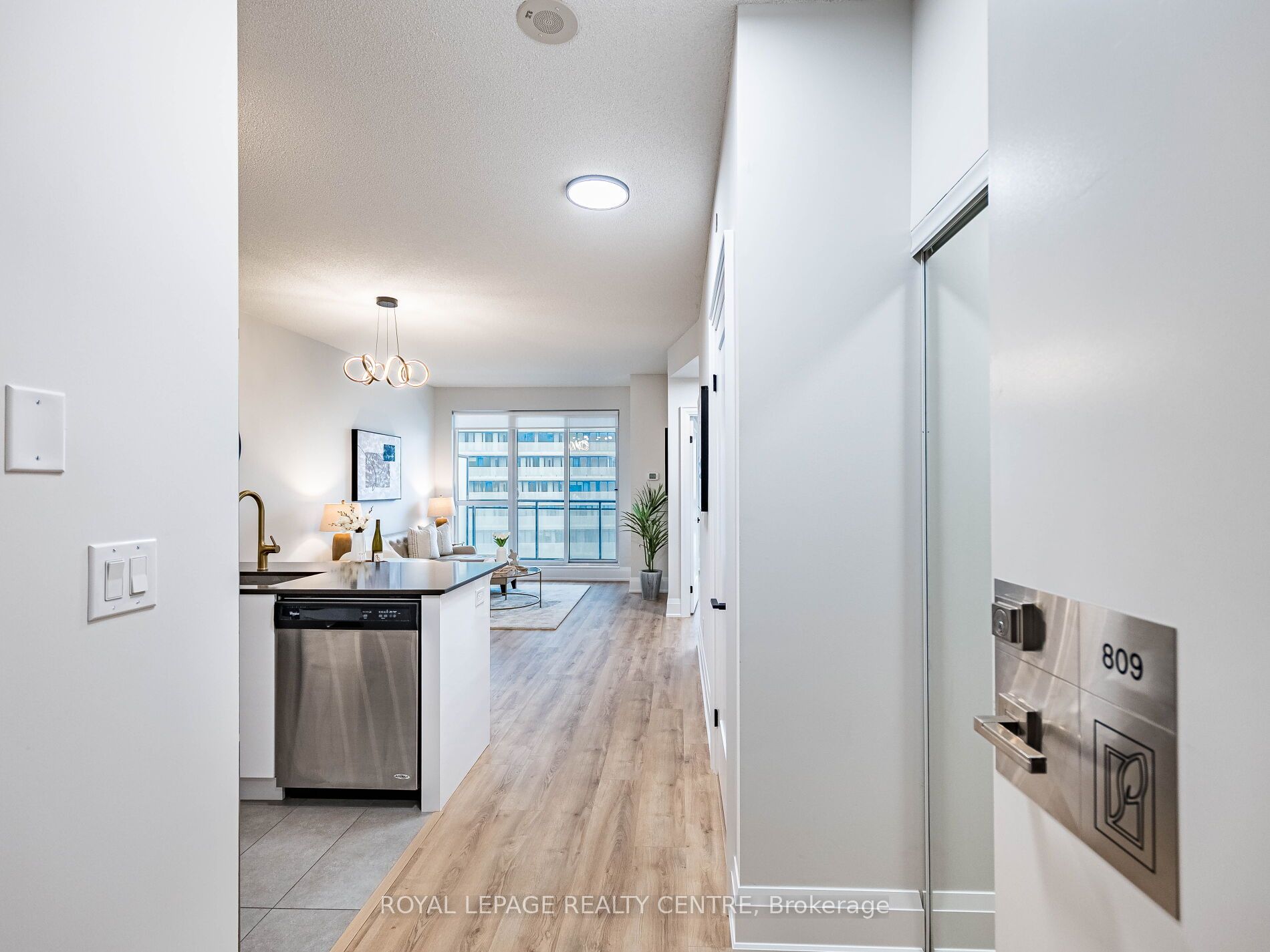 4011 Brickstone Mews 809