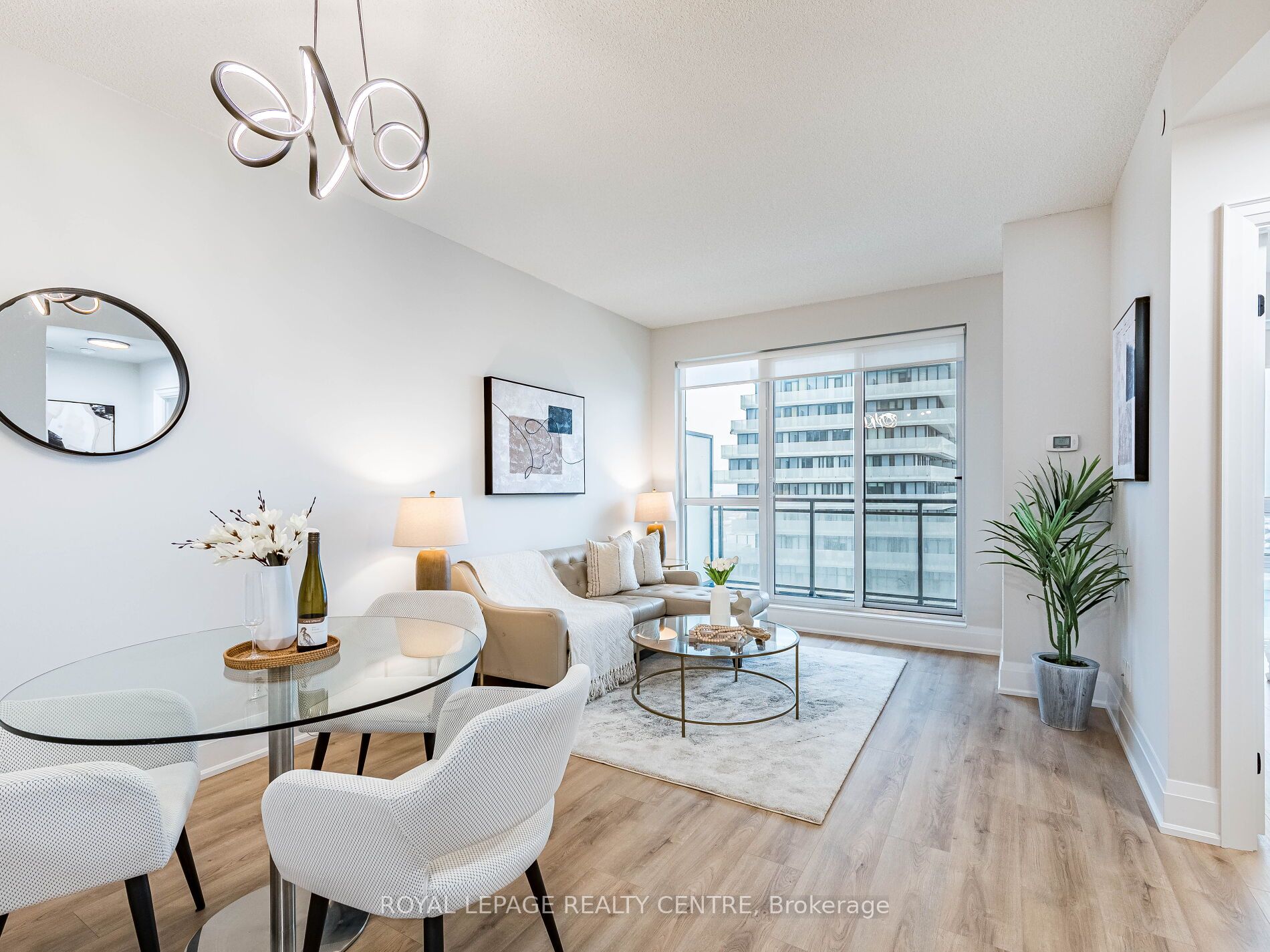 4011 Brickstone Mews 809