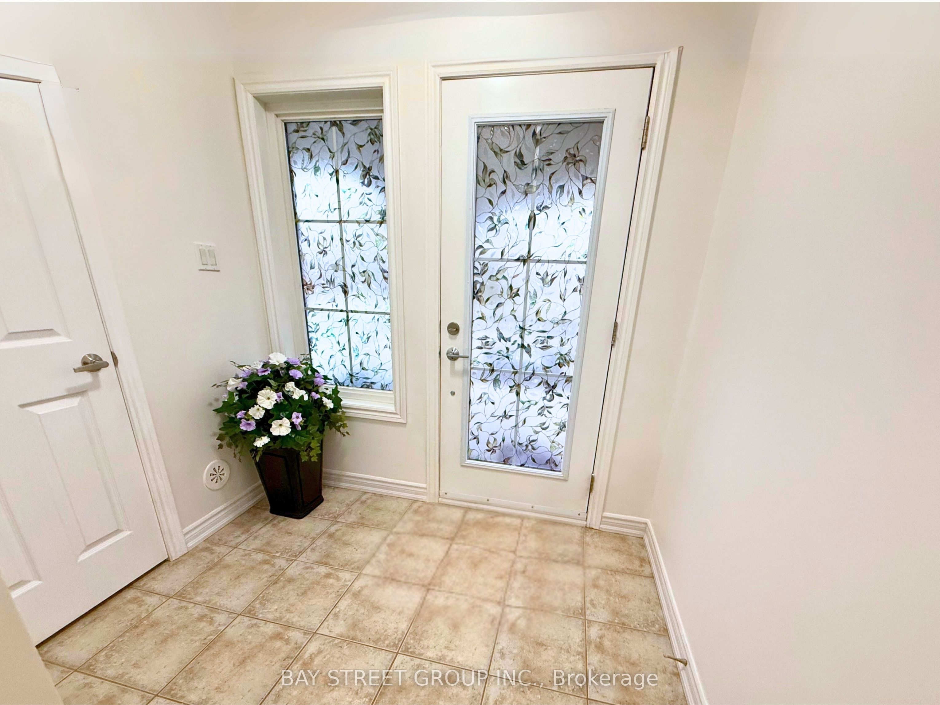2564 Grand Oak Trail
