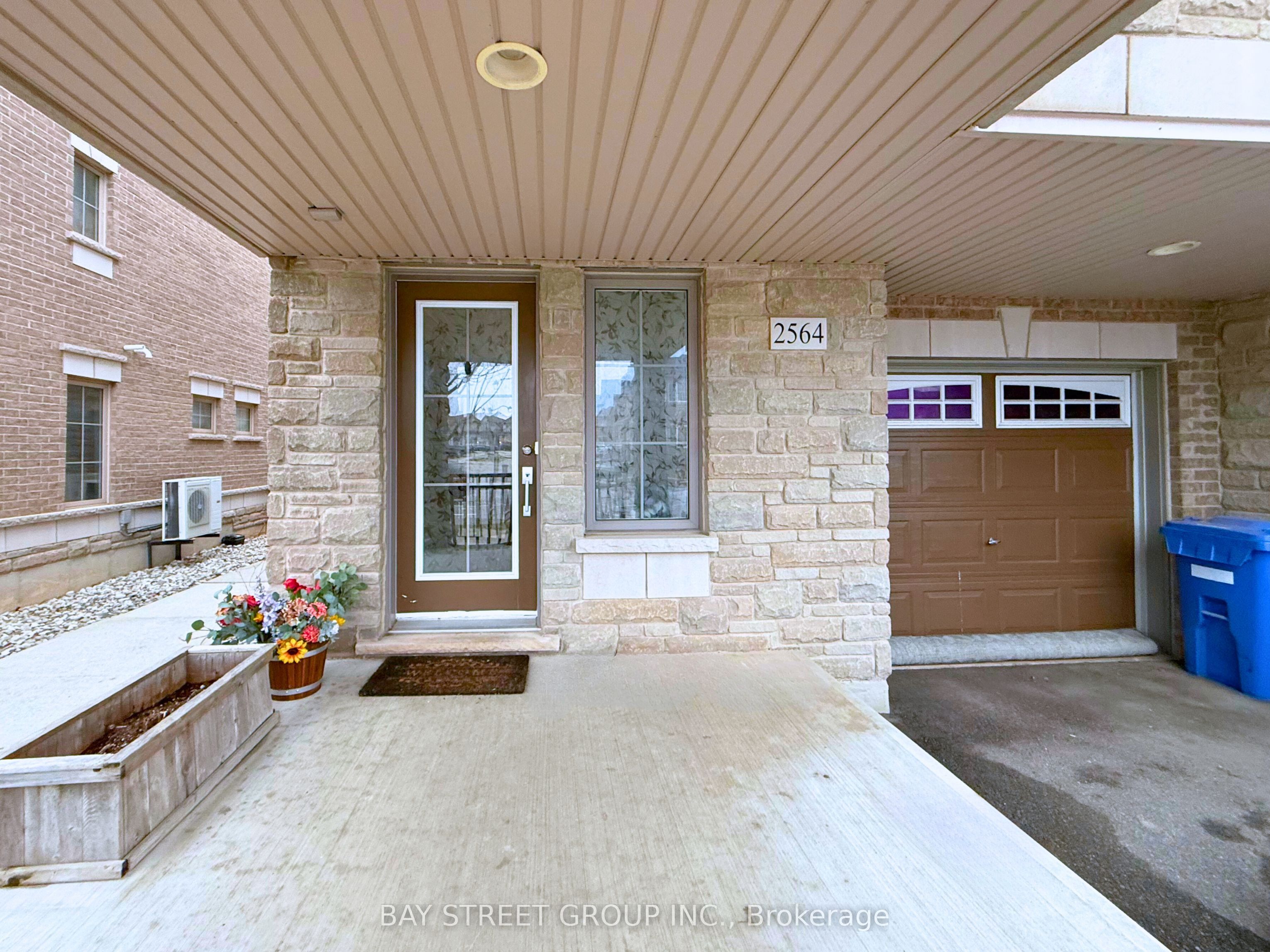2564 Grand Oak Trail
