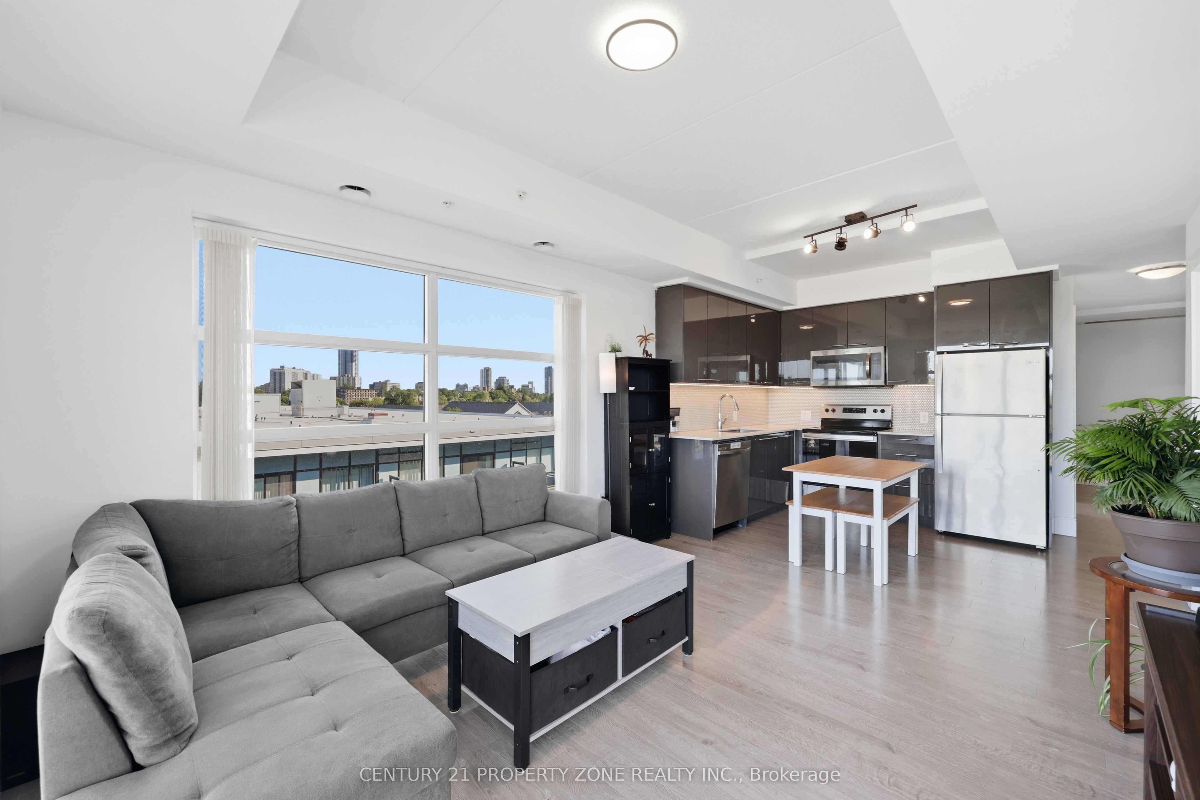 15 Prince Albert Boulevard 516