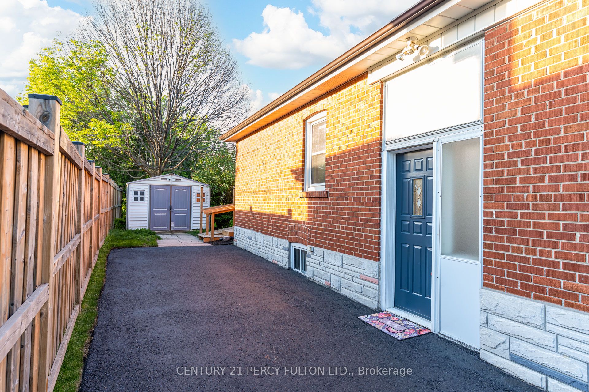 10 Mendip Crescent