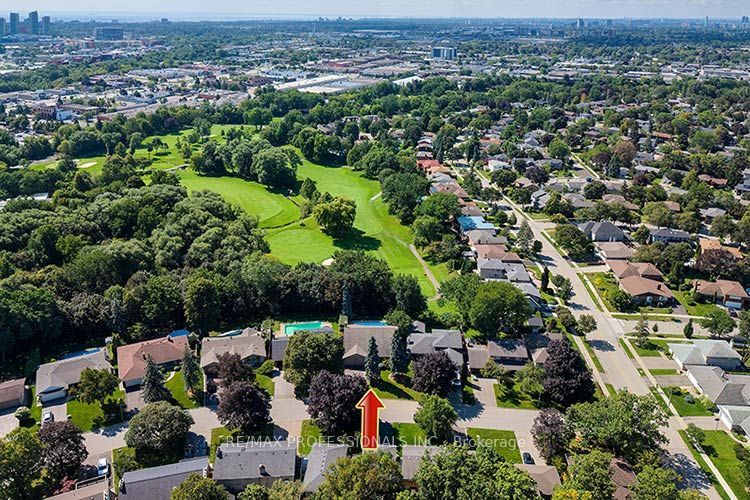 7 Treeline Court
