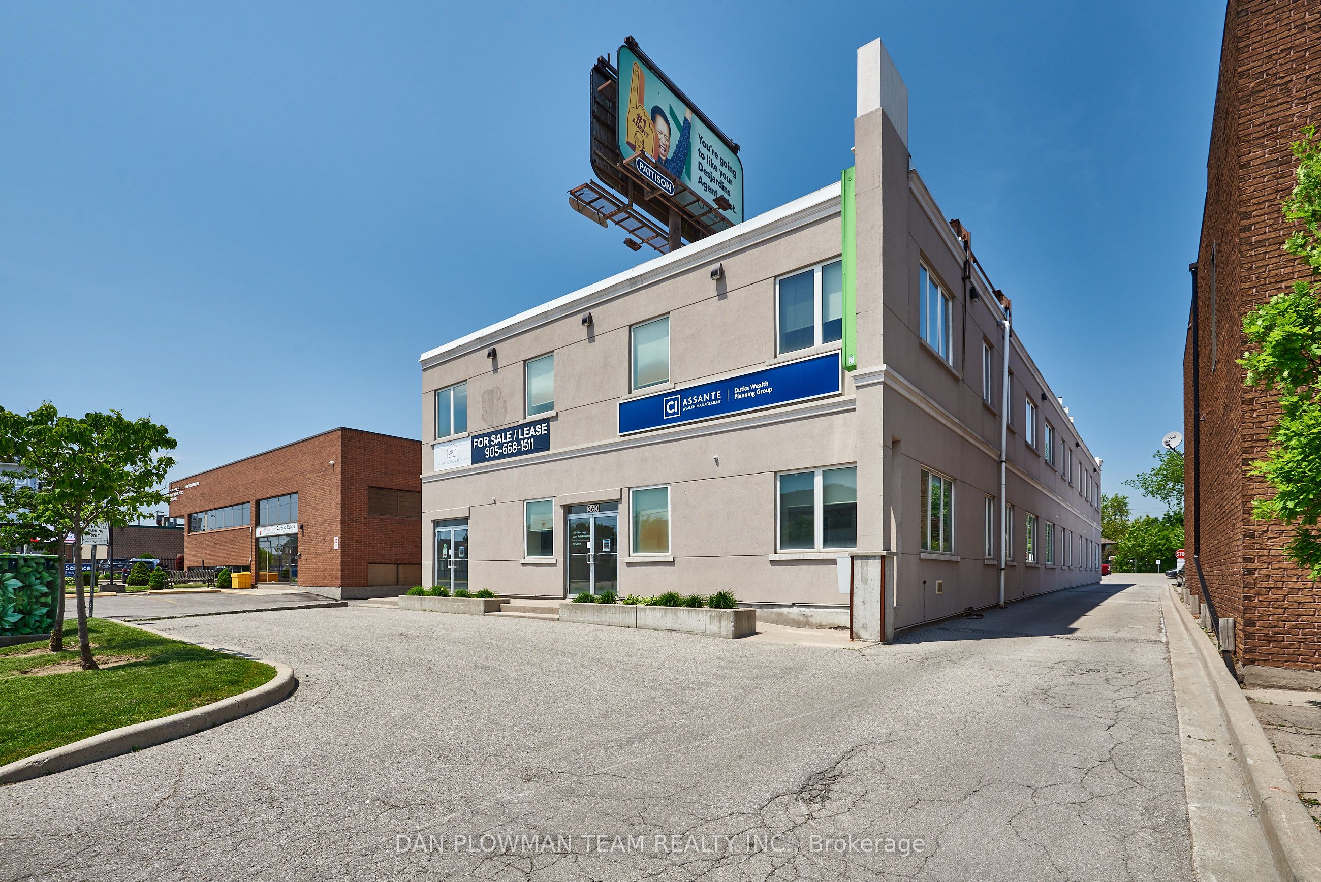 360 King Street W 101