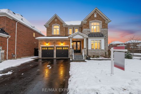 16 Vivian Creek Road East Gwillimbury ON L0G 1M0