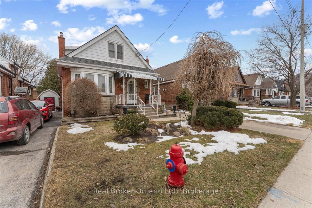 193 Huxley Avenue S