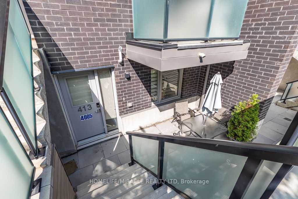 2789 Eglinton Avenue 413