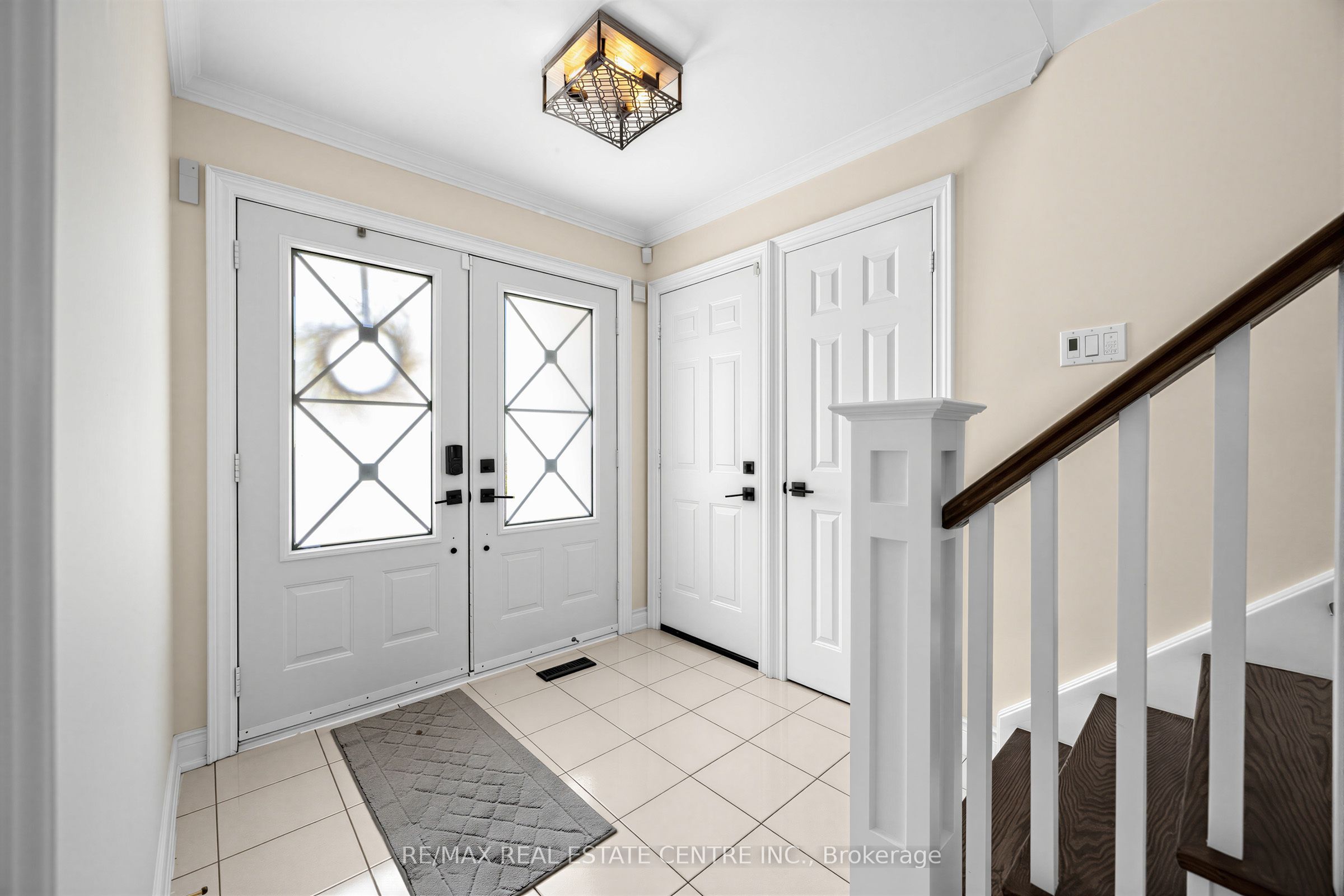 365 Lynn Place