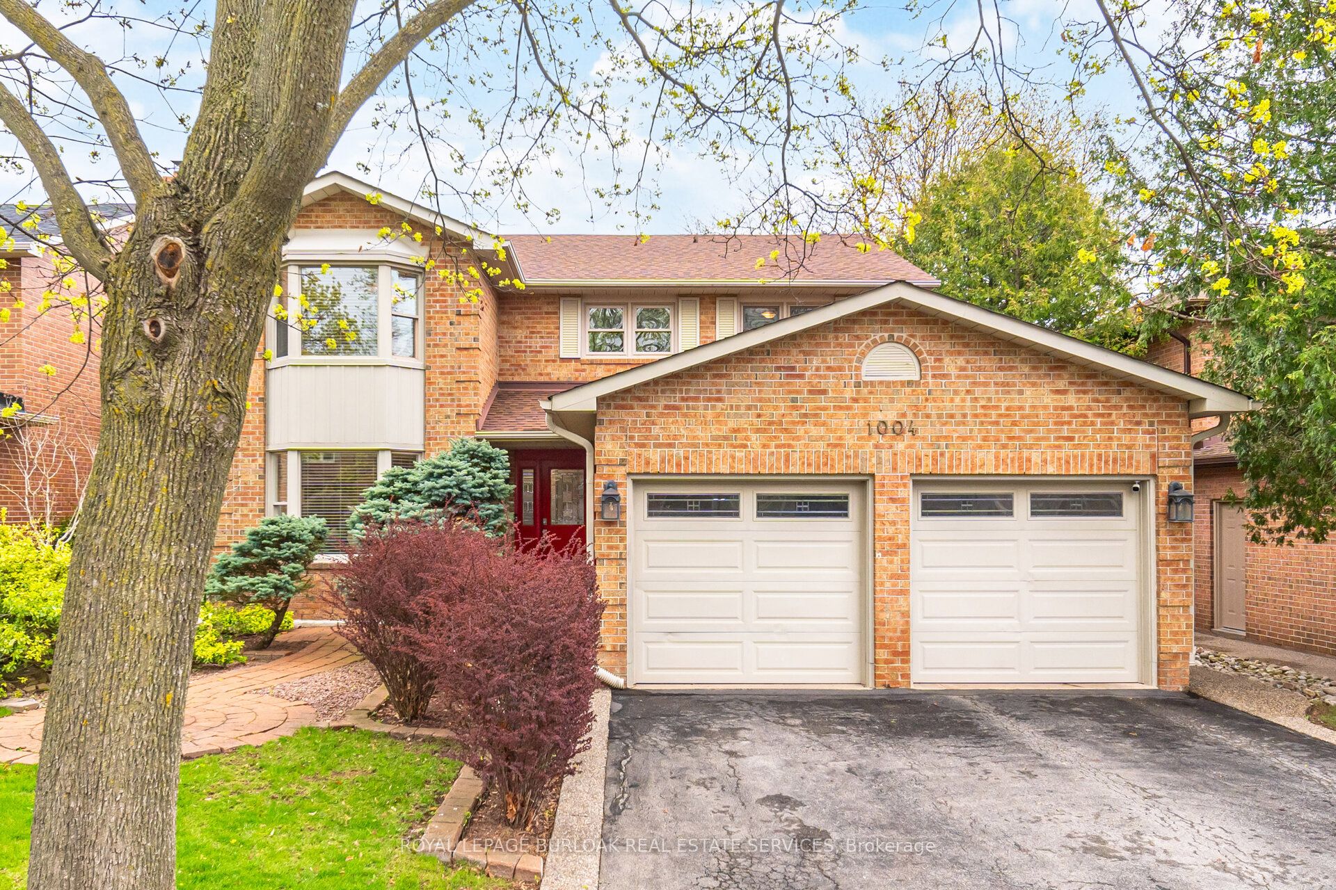 1004 Roxborough Drive