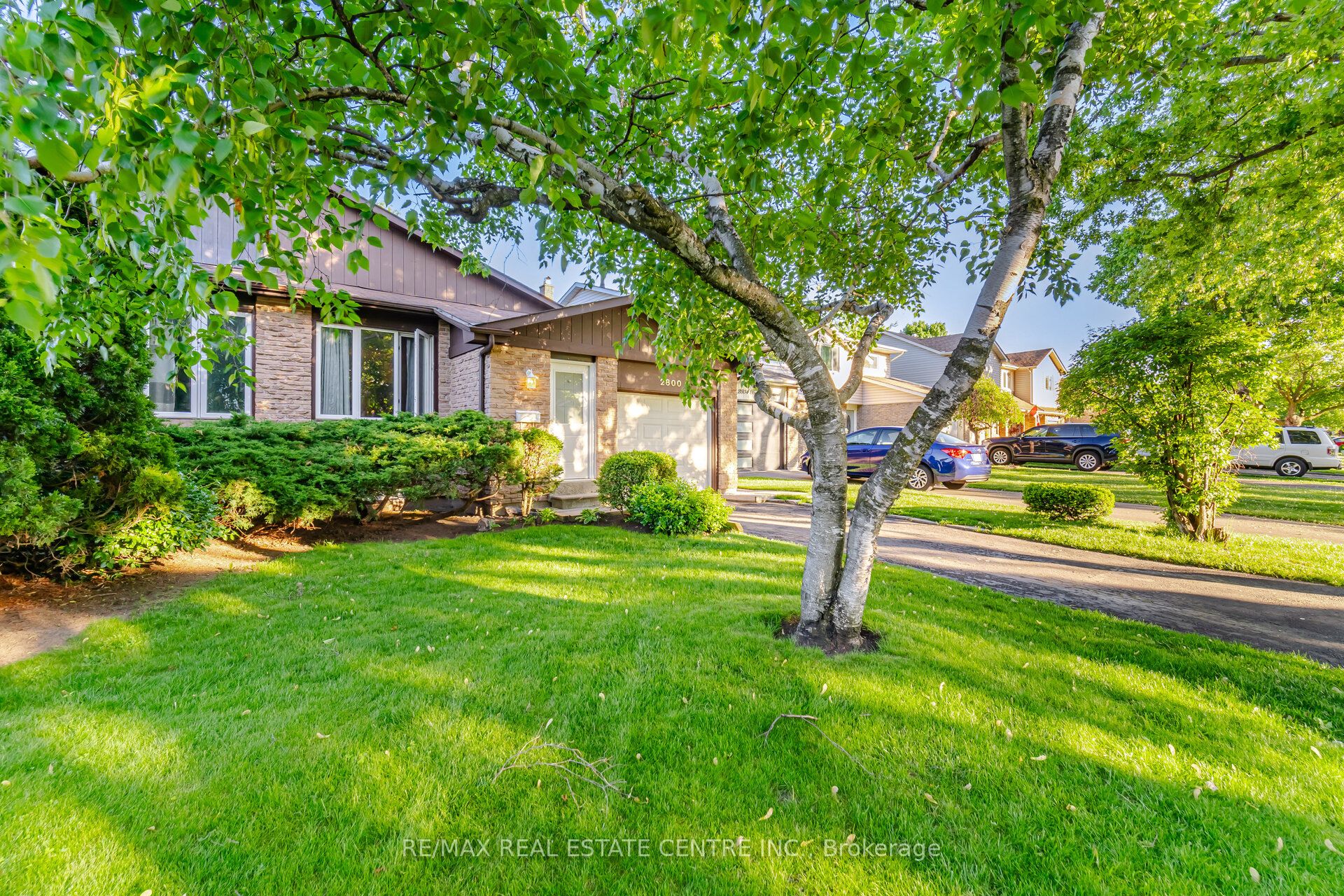 2800 Bucklepost Crescent