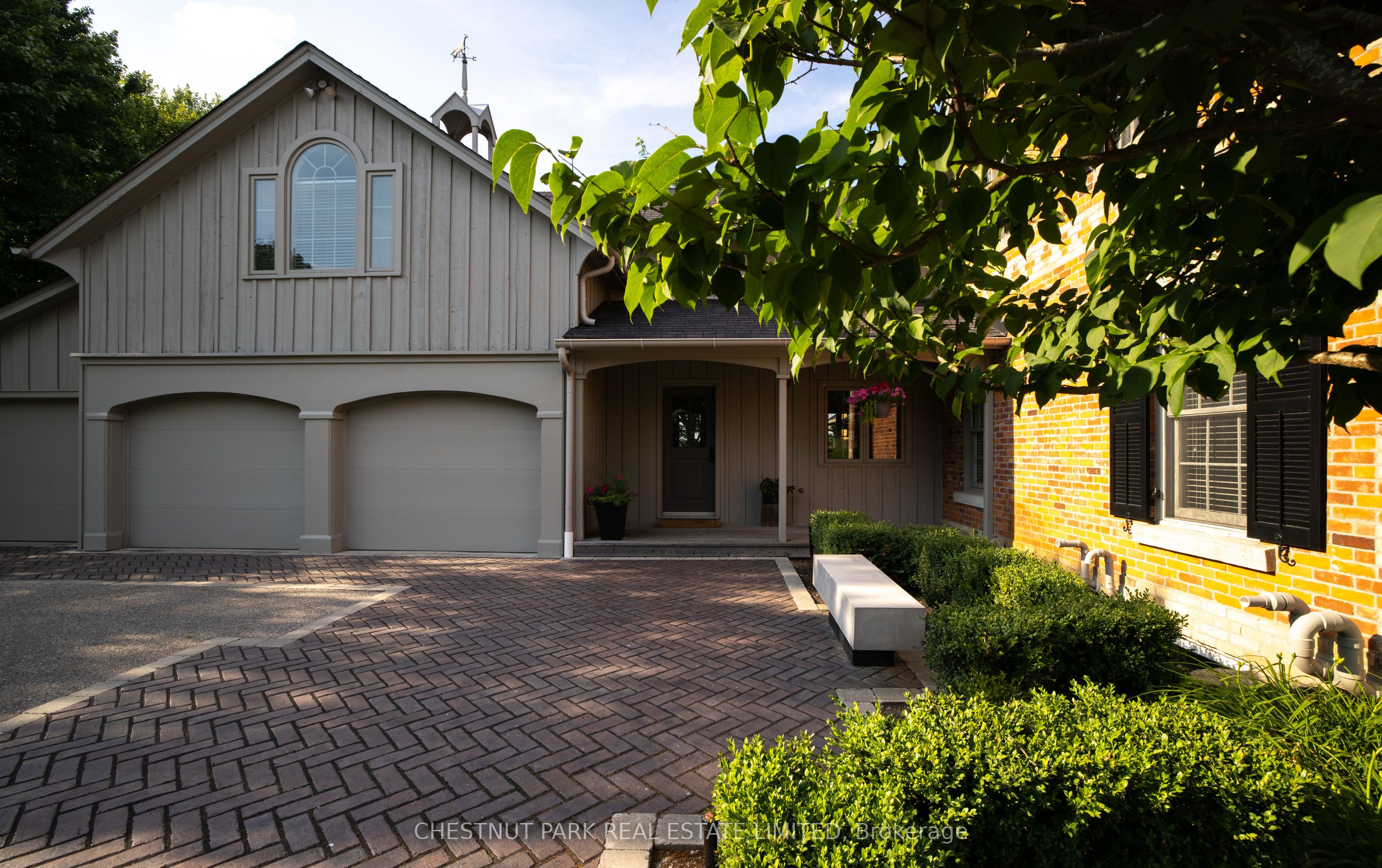 908 Vandorf Side Road