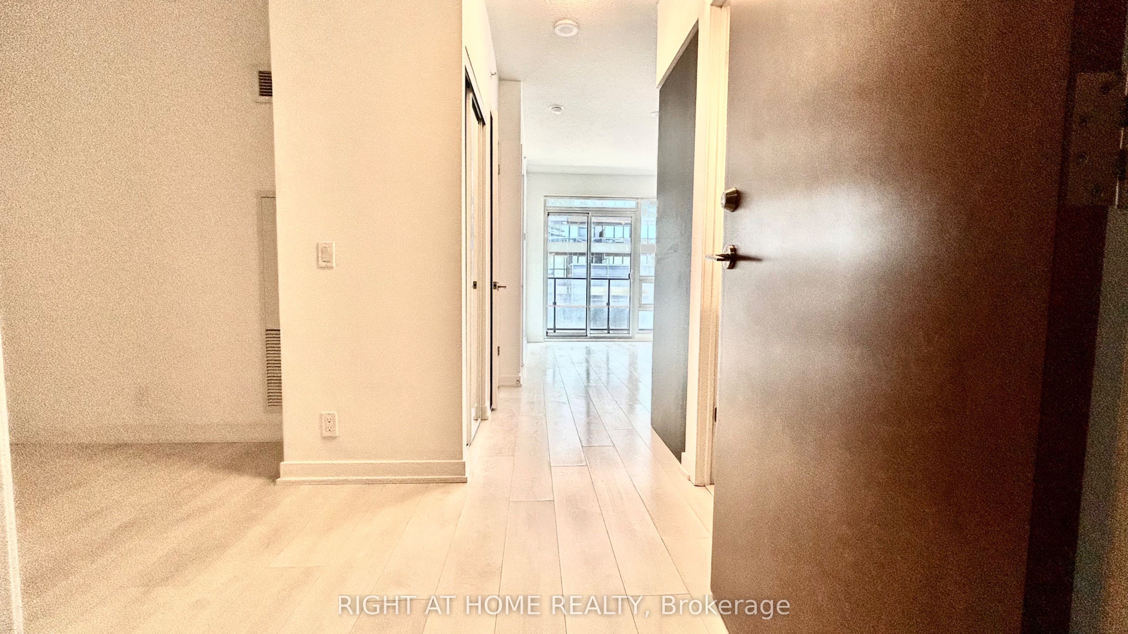 2212 Lake Shore Boulevard W 613
