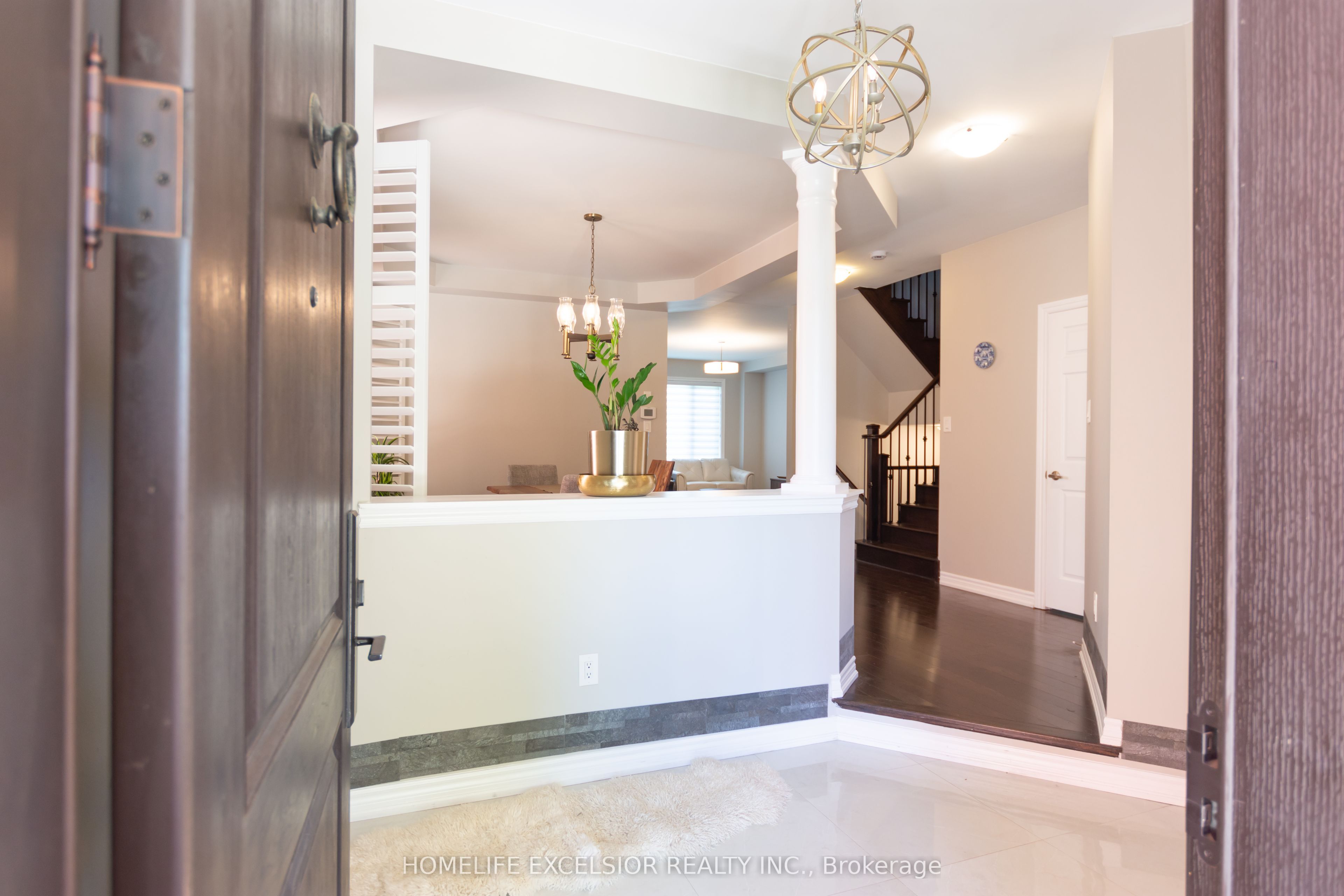 2425 QUETICO Crescent