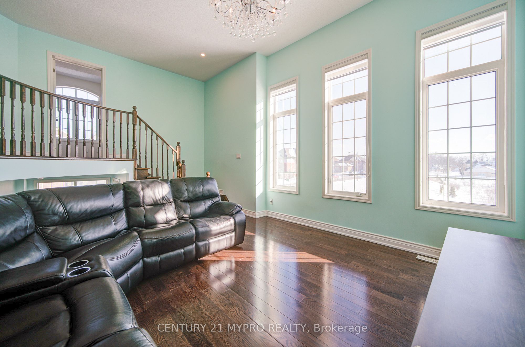 2360 Dress Circle Crescent